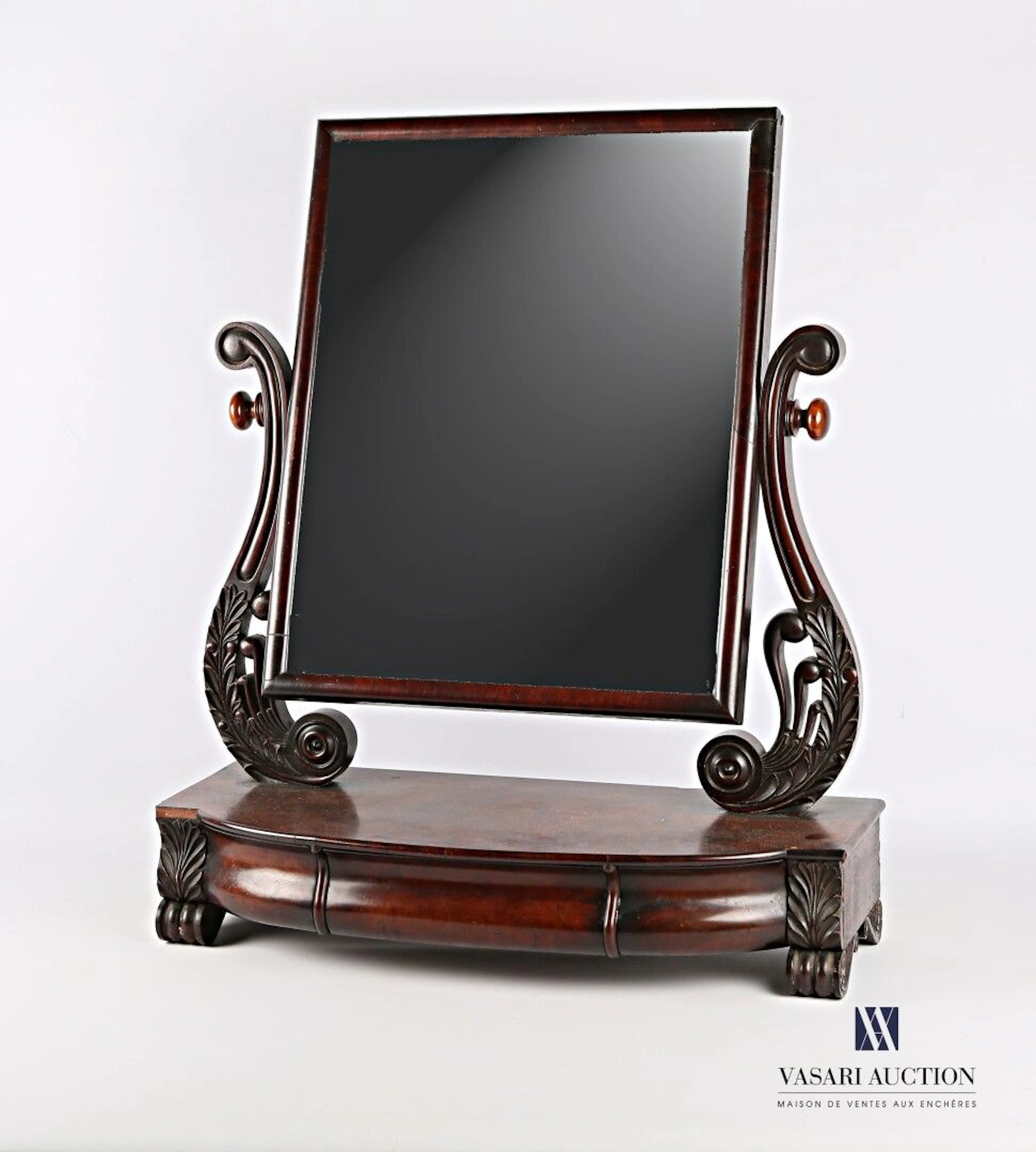 Psyché en acajou et placage d'acajou mouluré... - Lot 183 - Vasari Auction