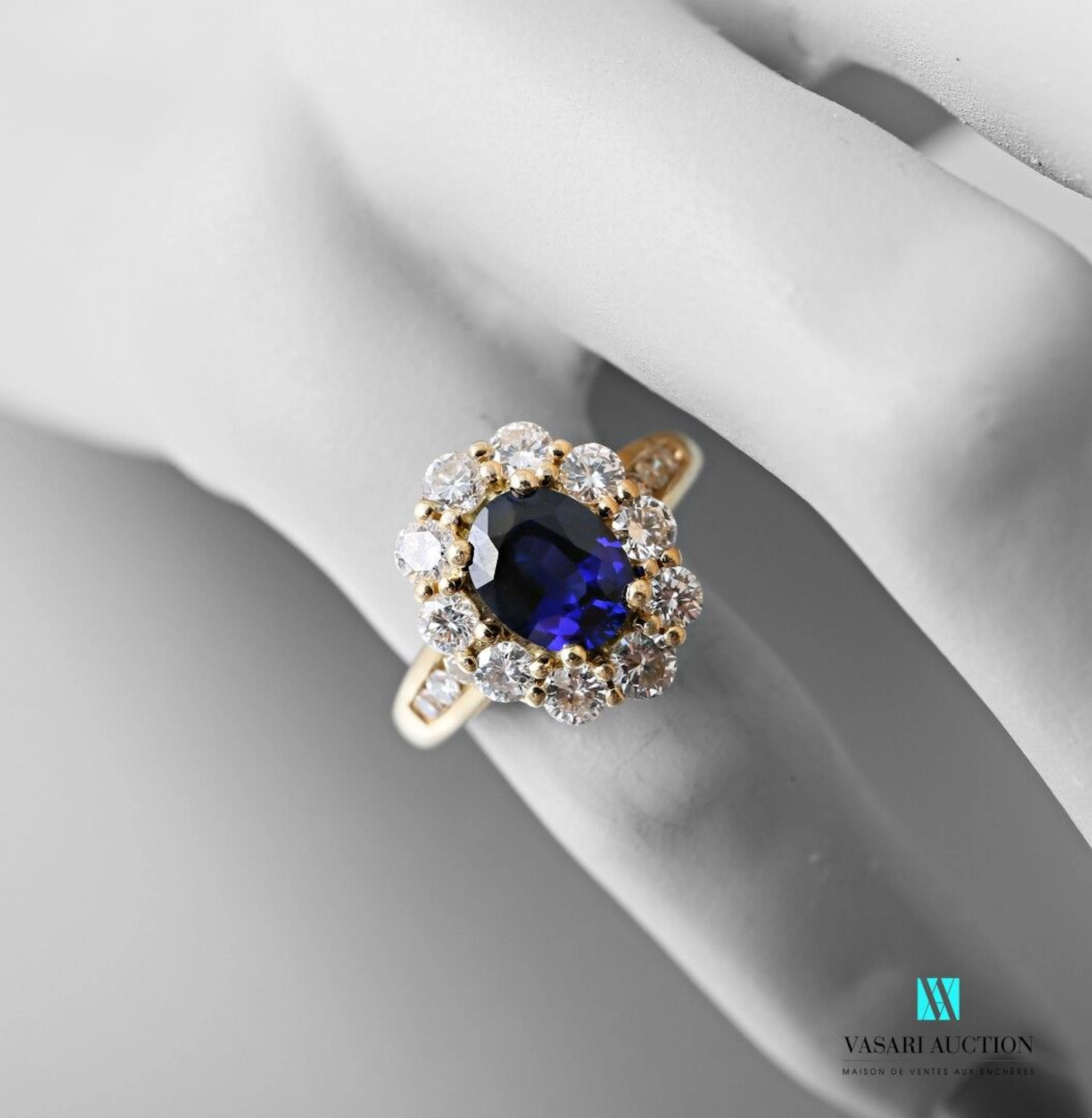 Bague pompadour en or jaune 750 millièmes... - Lot 79 - Vasari Auction