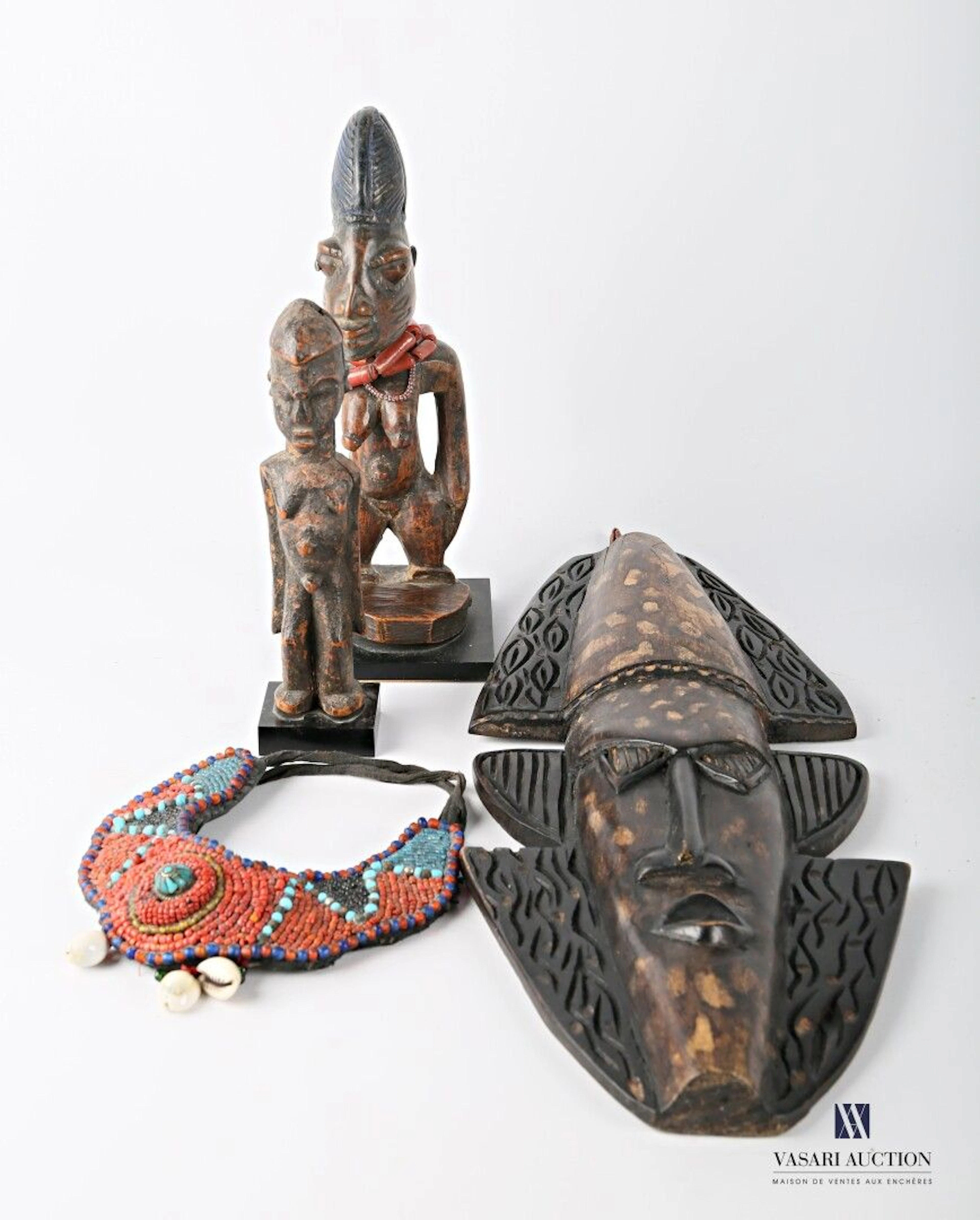 NIGERIA - BENIN Deux sujets en bois sculpté... - Lot 357 - Vasari Auction
