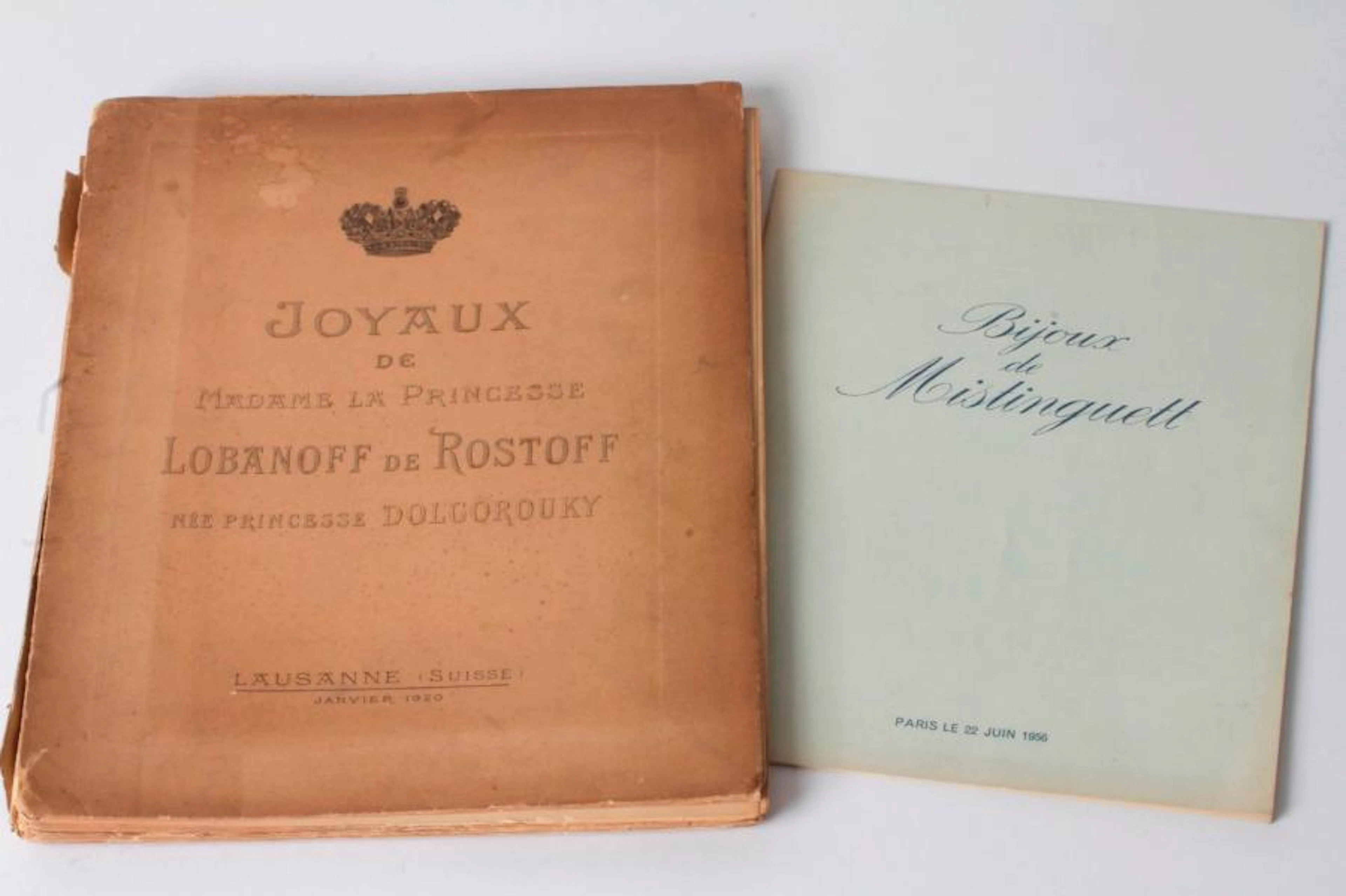 Lot de deux catalogues de vente aux enchères…