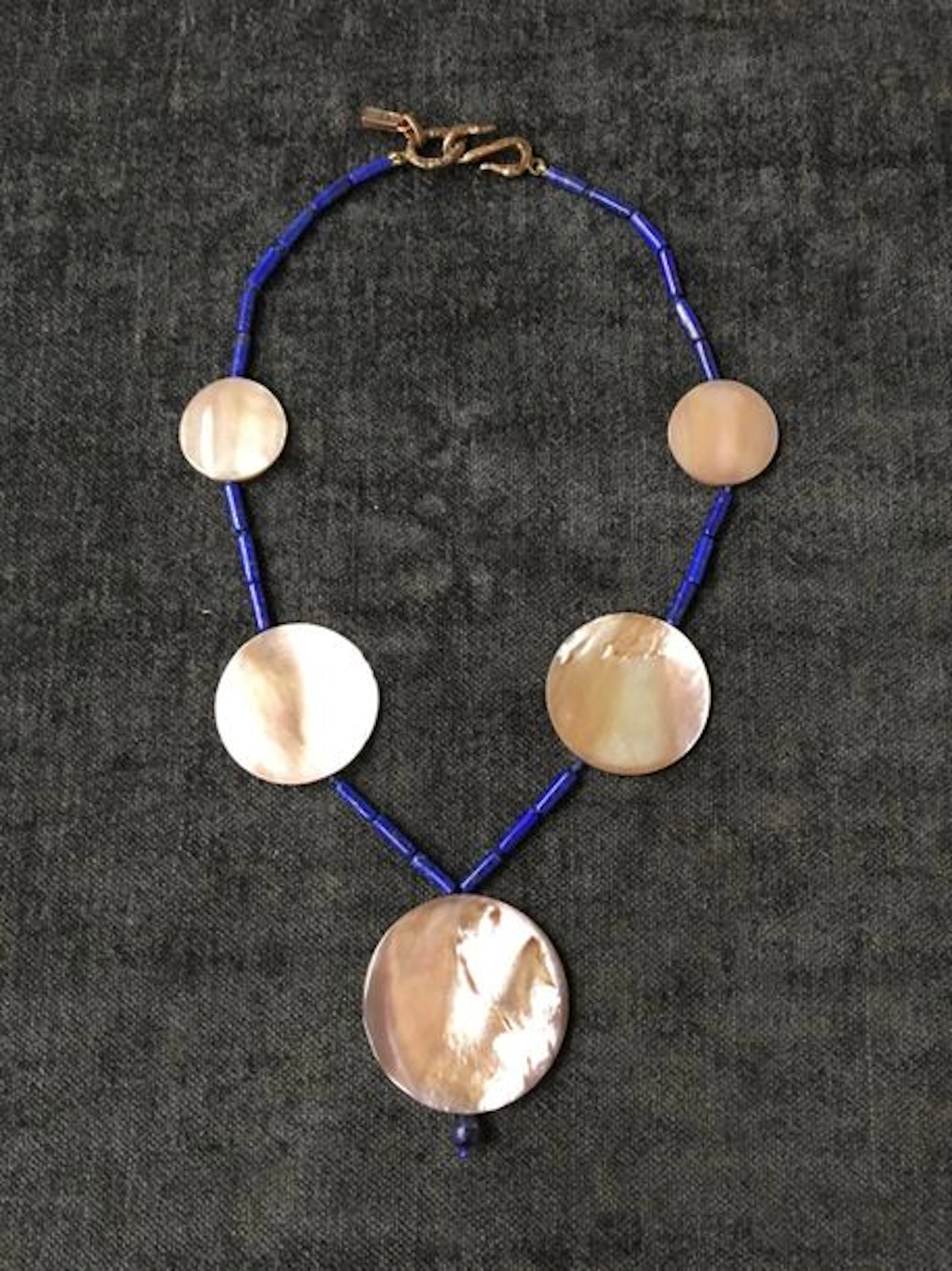 Yves Saint Laurent Rare collier en perles…
