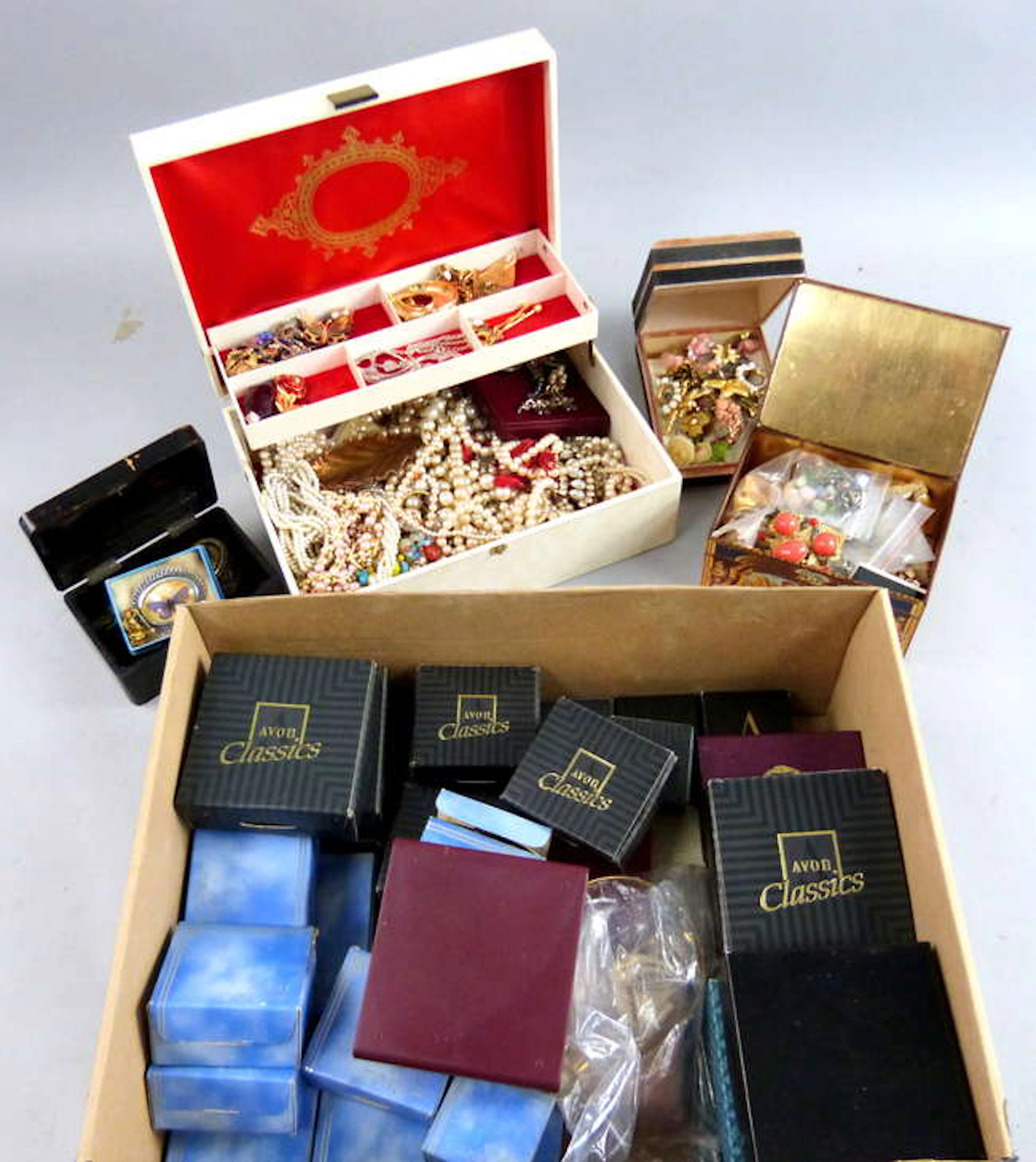 Large collection of costume jewellery