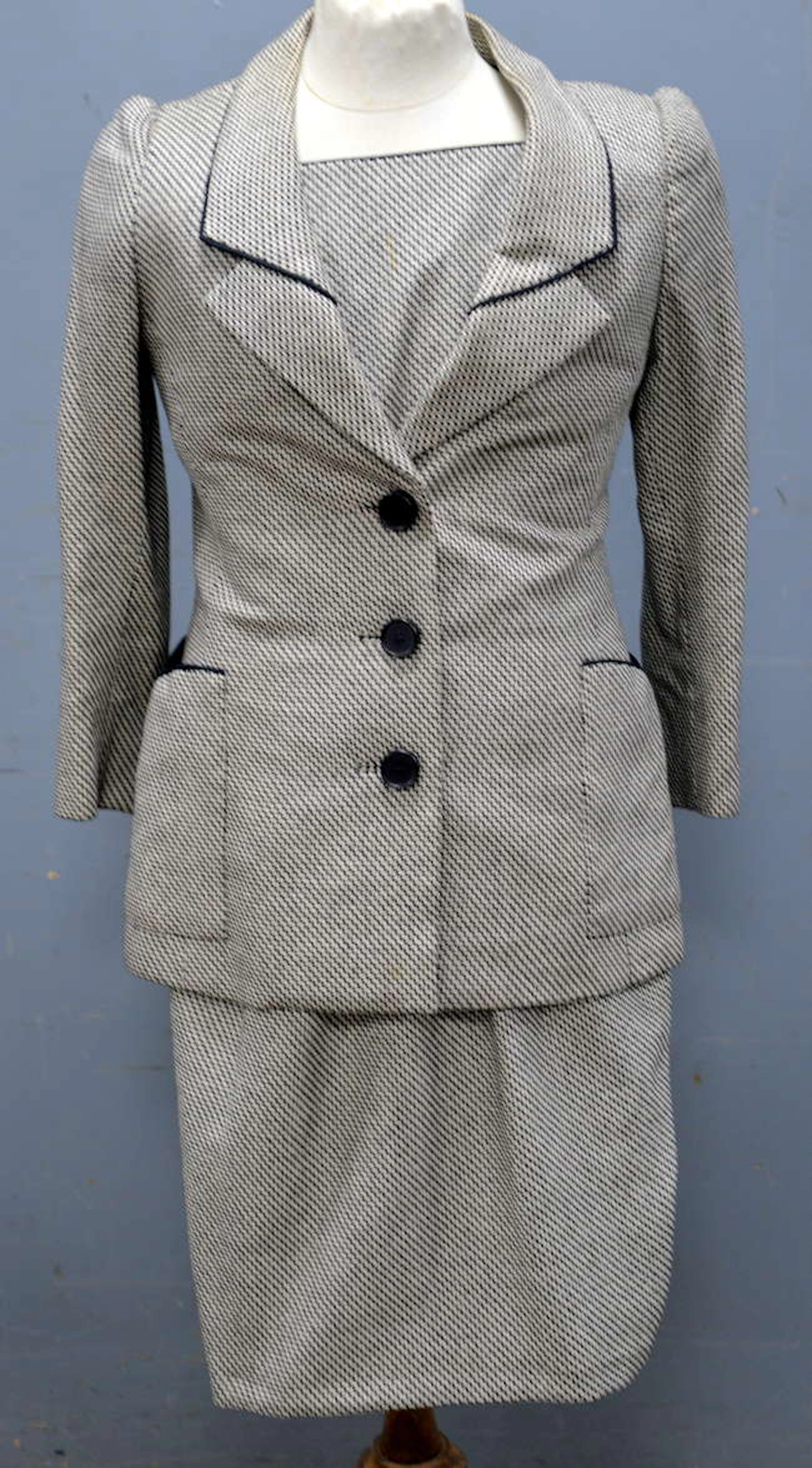 Victor Edlestein ladies tweed woollen jacket with velvet detail