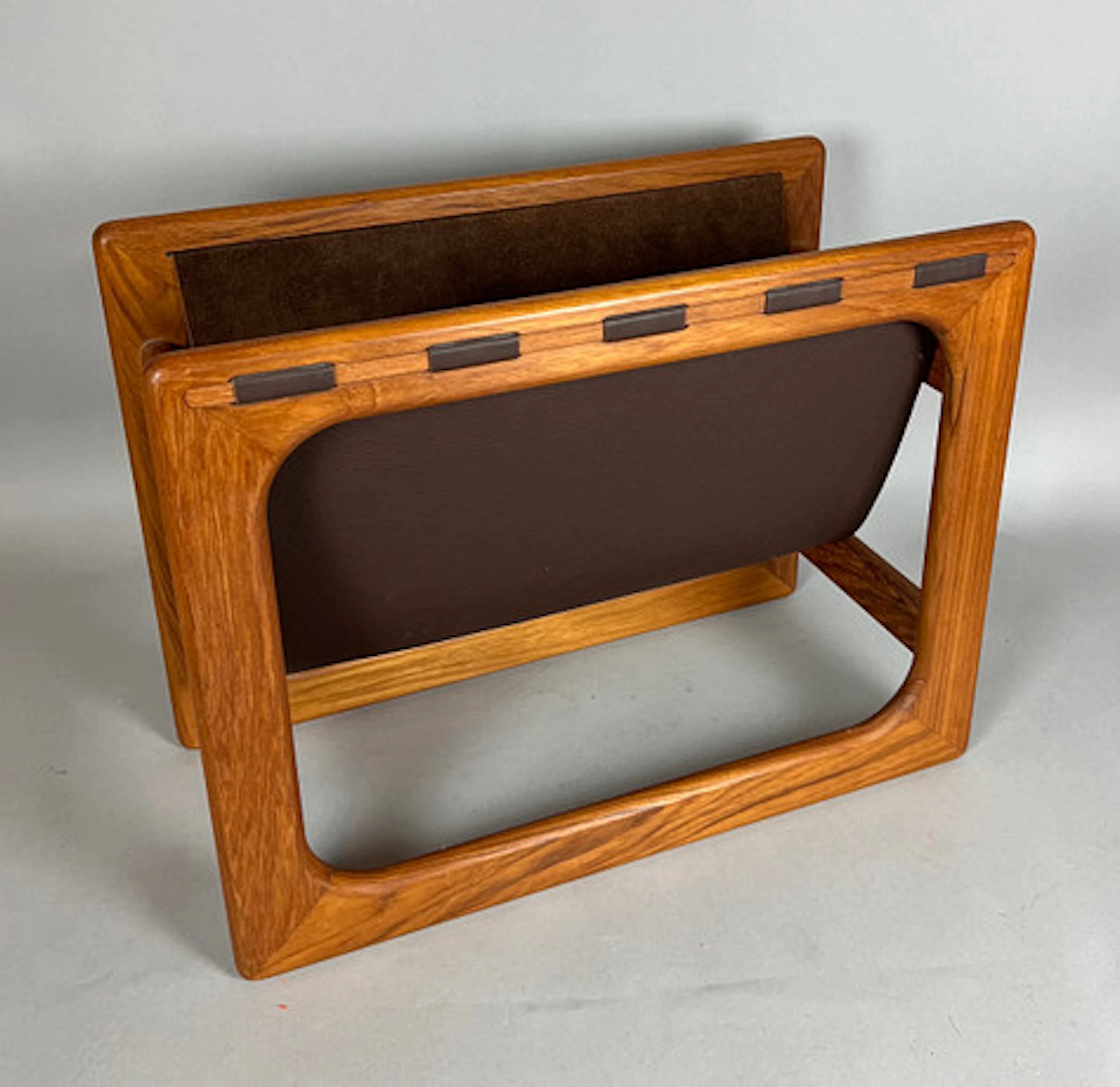 TEAK MAGASINSTÄLL.