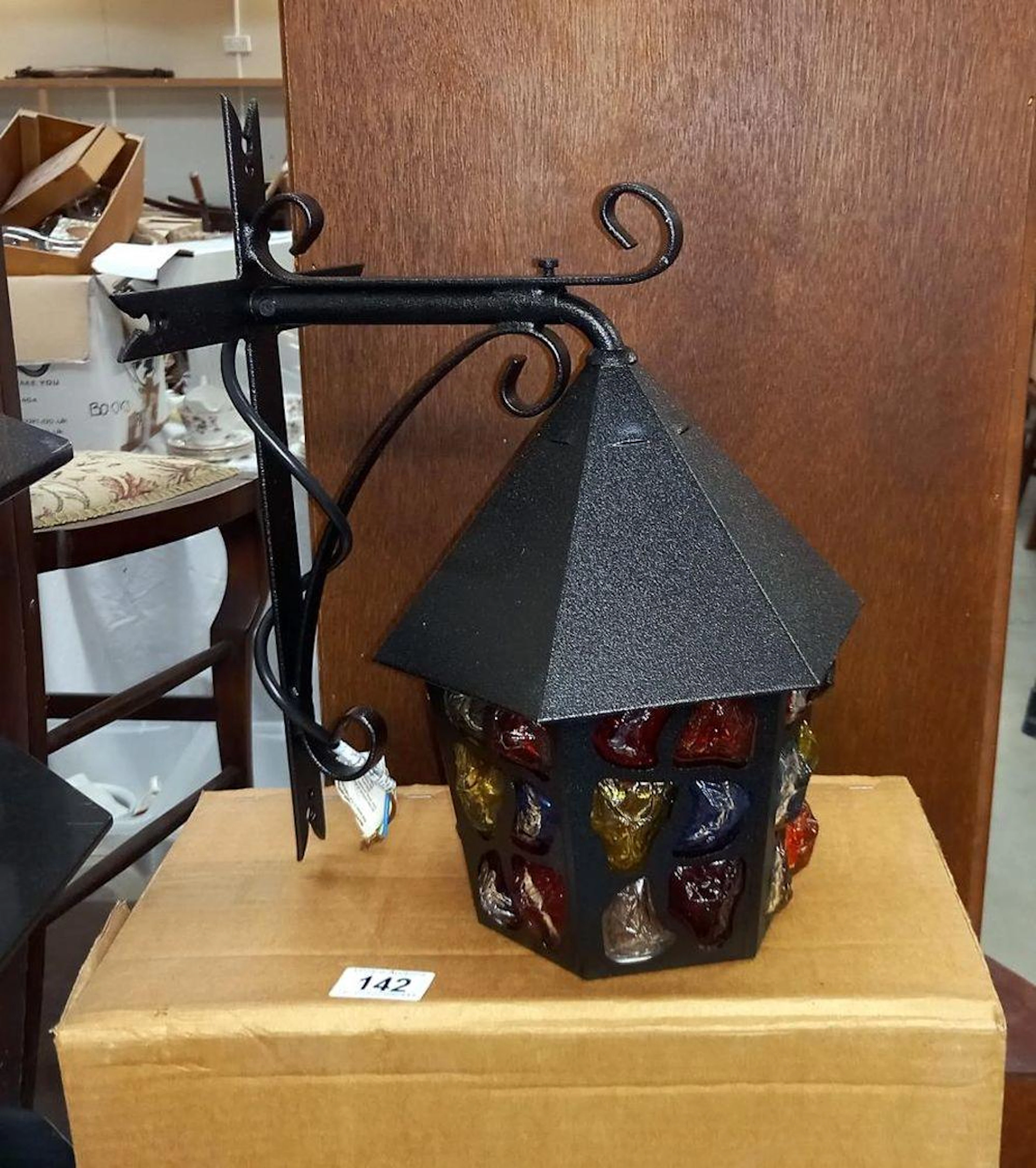 An unused vintage boxed Da Vinci Pebble outside lantern...