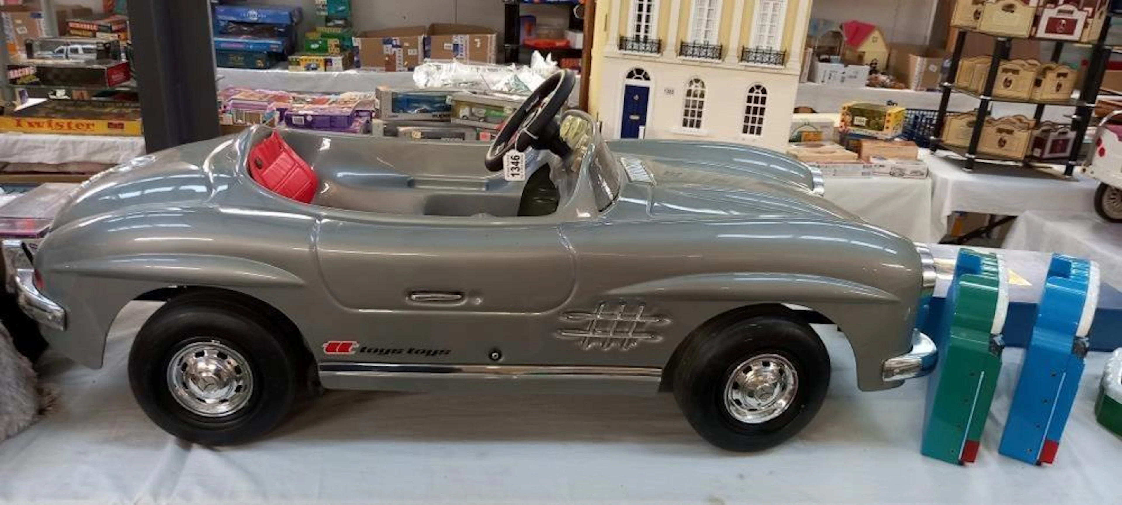 A boxed TT toys Mercedes 300SL 6 volt ride on car with original box COLLECT ONLY