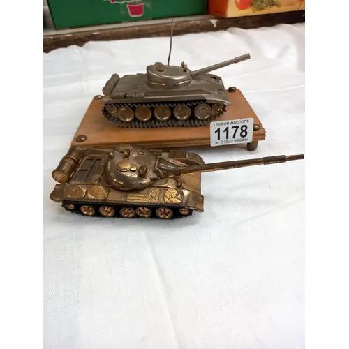 2 cast metal models of tanks, no visible makers marks | Barnebys