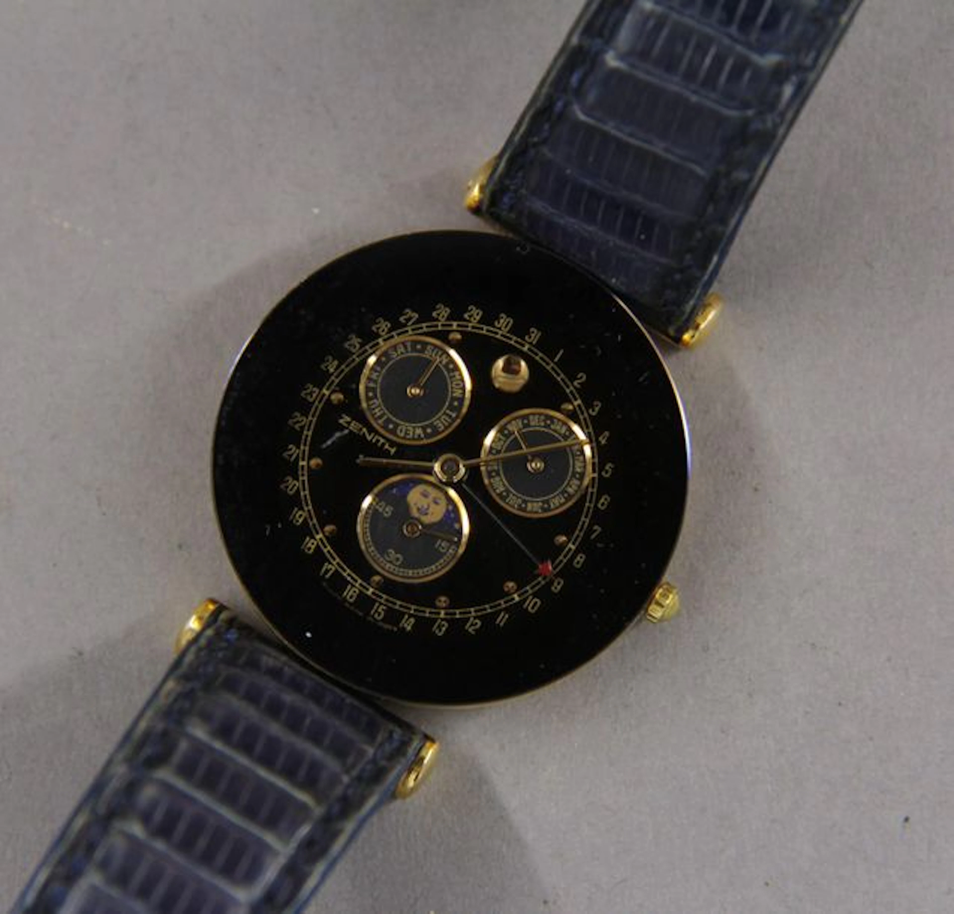 ZENITH Montre de dame en acier modèle Pacific…