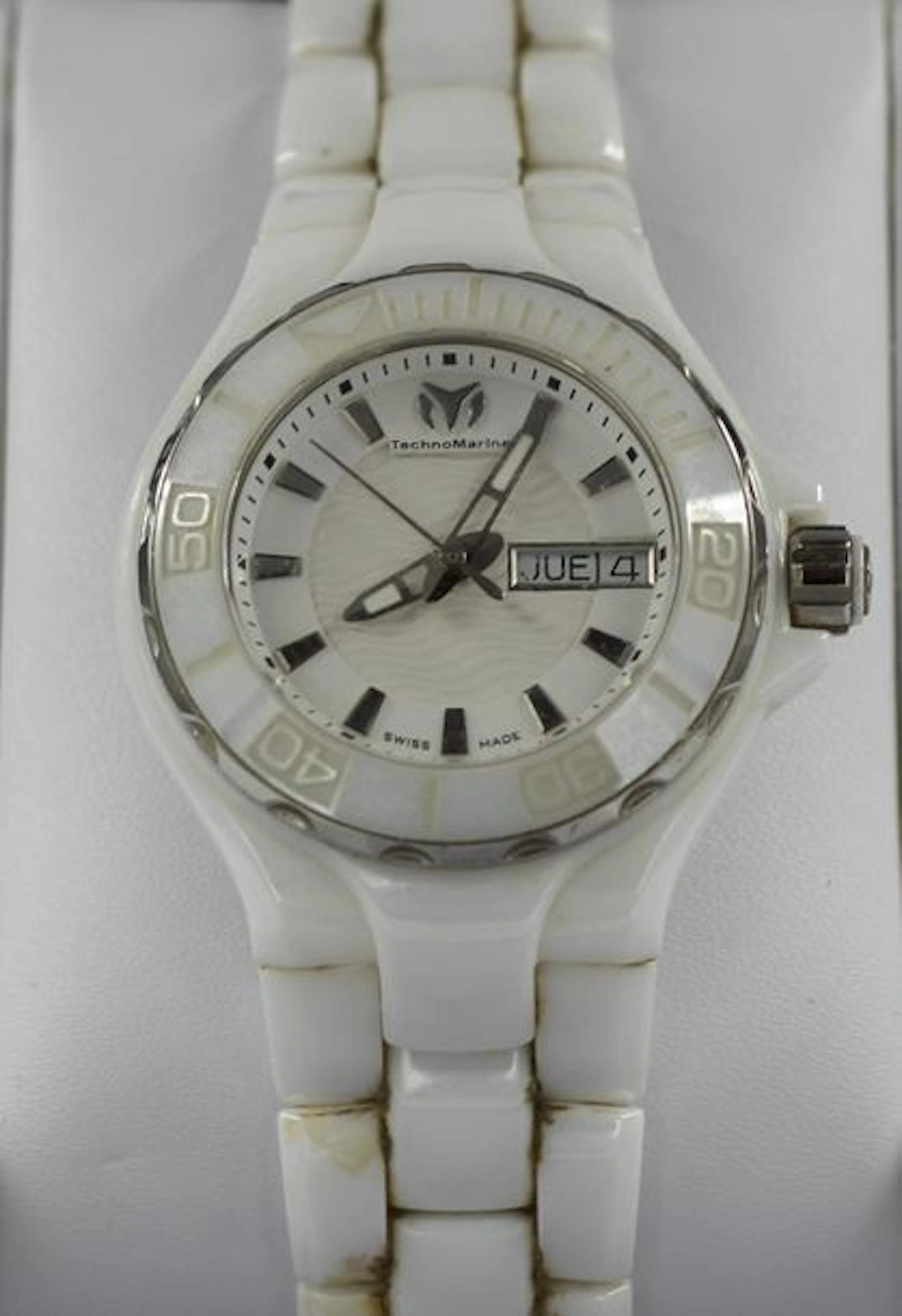 TECHNOMARINE Montre de dame en acier modèle...