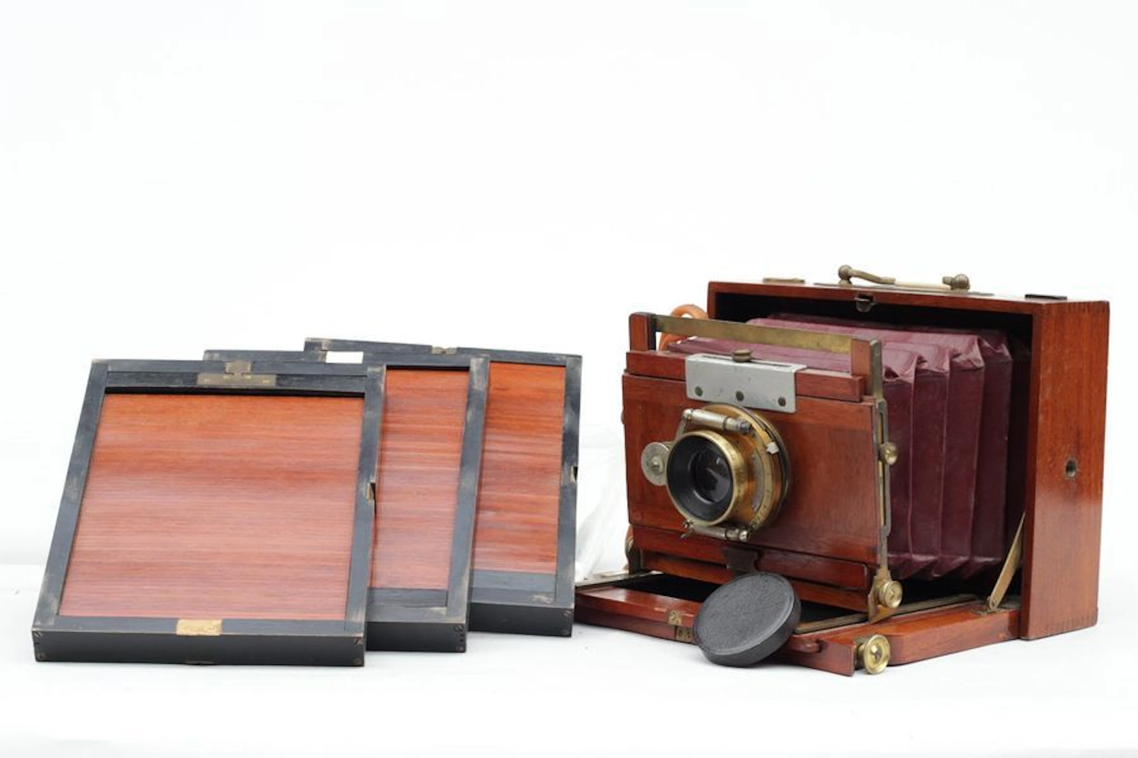 CHAMBRE PHOTOGRAPHIQUE. Petite chambre, appareil... - Lot 33 - Varenne Enchères