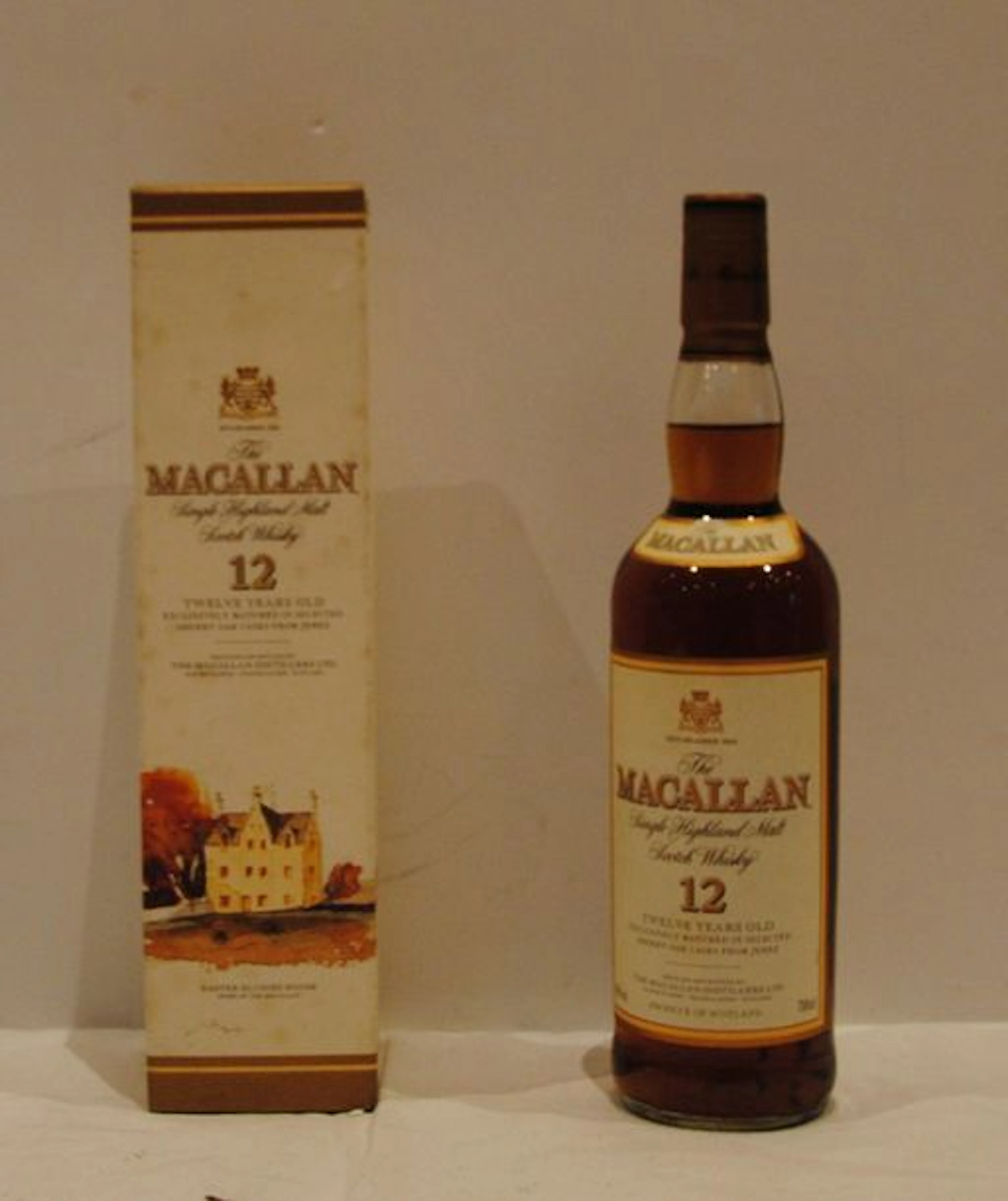 1 bout WHISKY MACALLAN 12 ANS - Lot 780 - Varenne Enchères