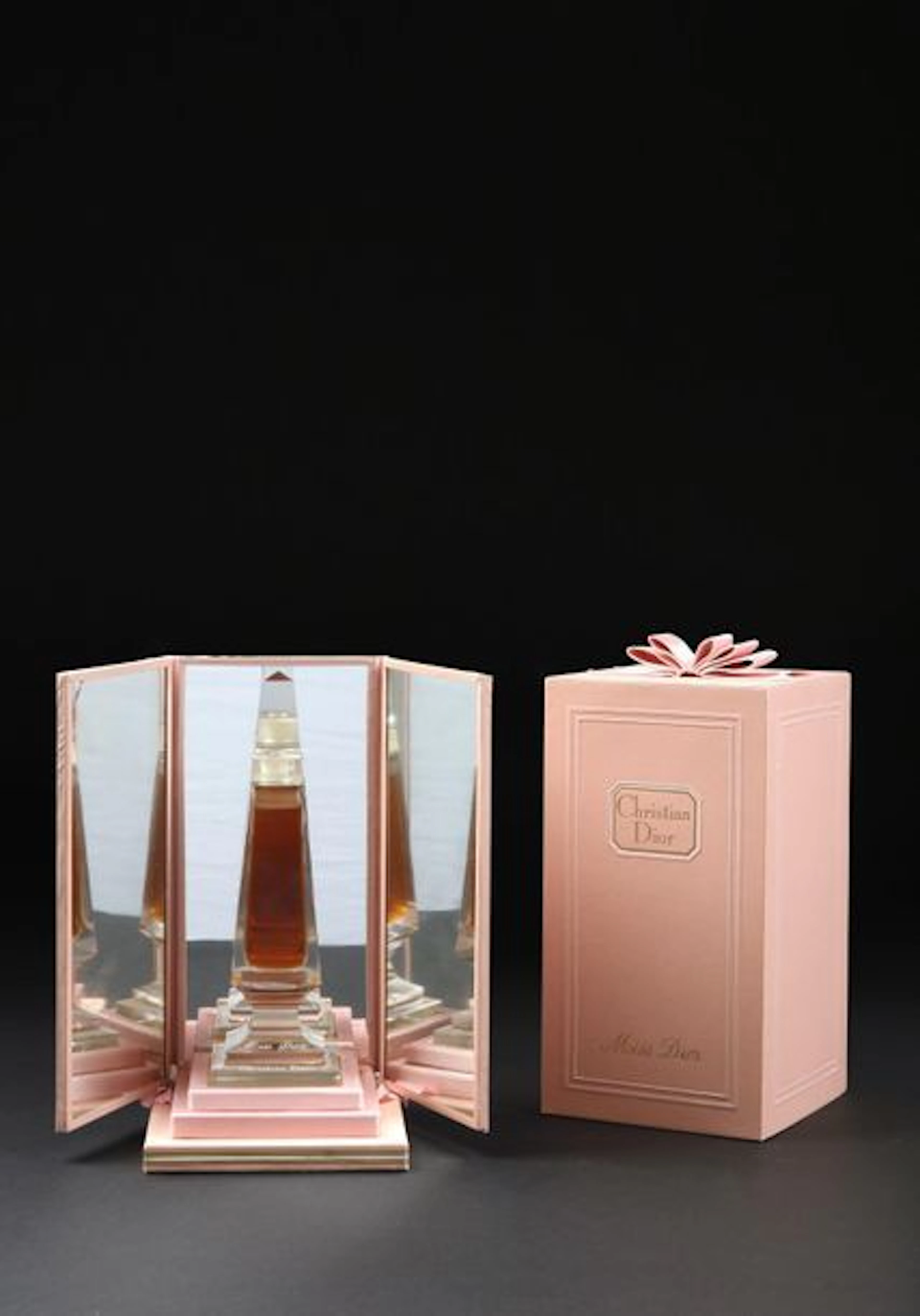 Christian Dior - "Miss Dior" - (1947) Présenté... - Lot 169 - Varenne Enchères