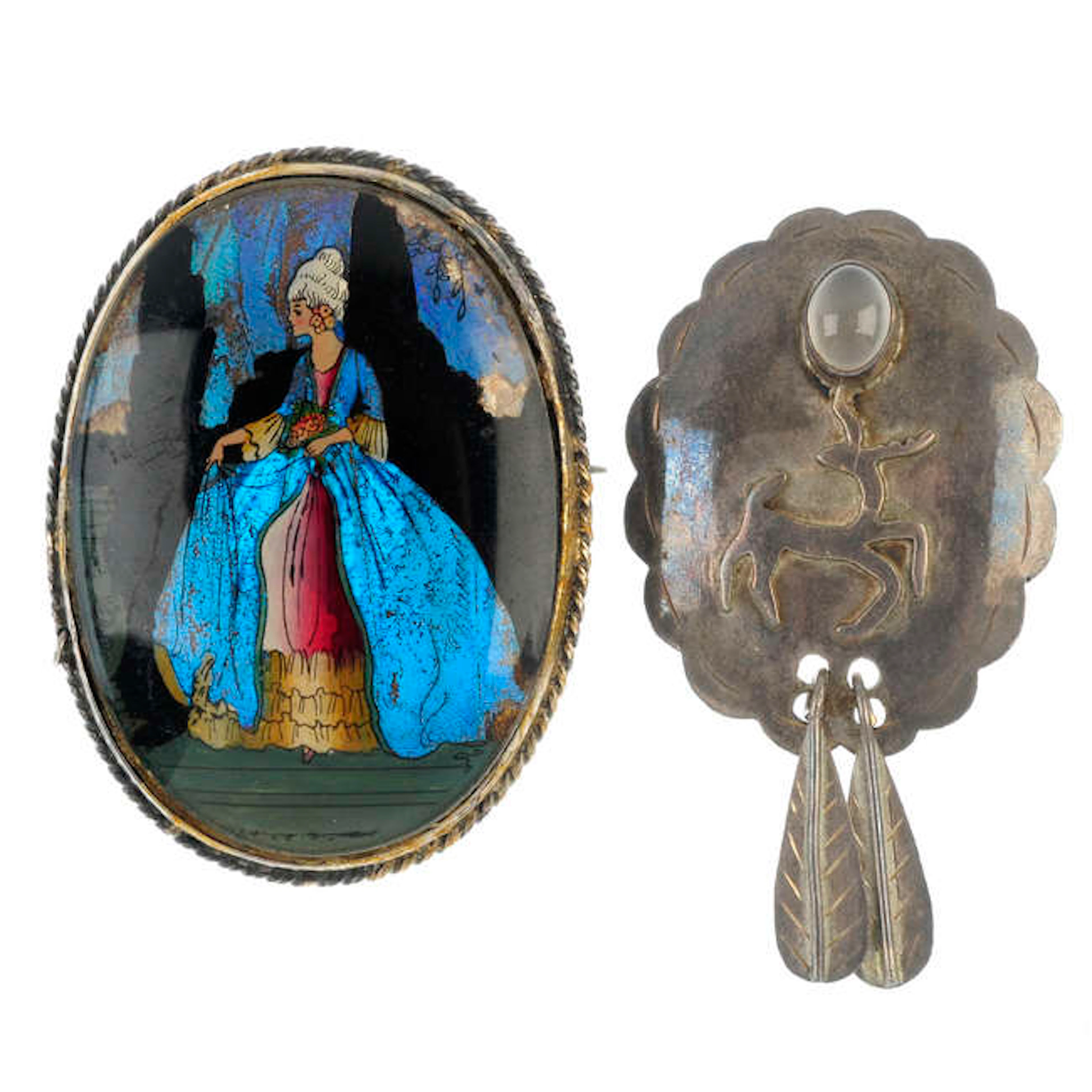 A selection of jewellery.
