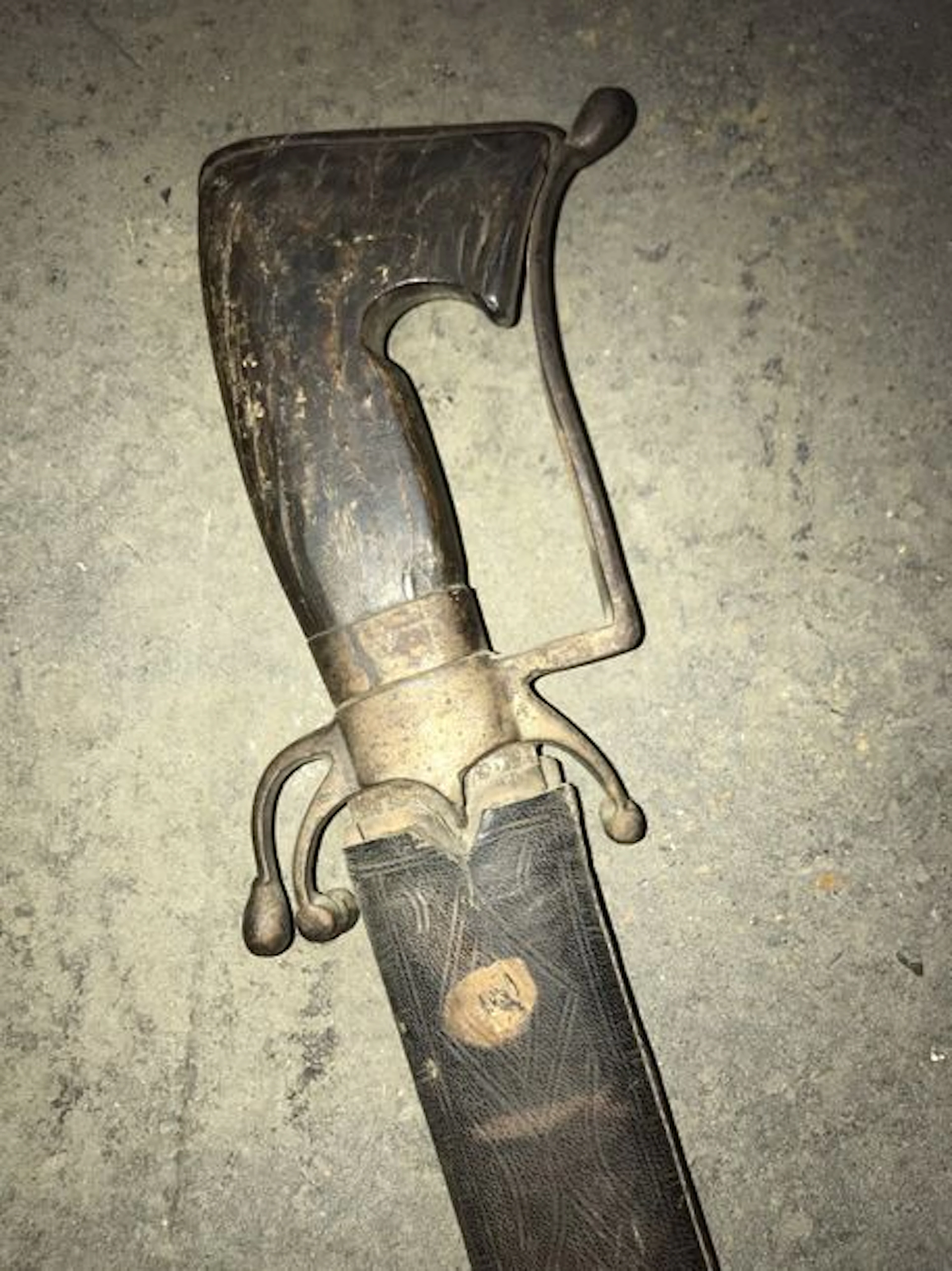 Sabre marocain Nimcha. Poignée en corne.…