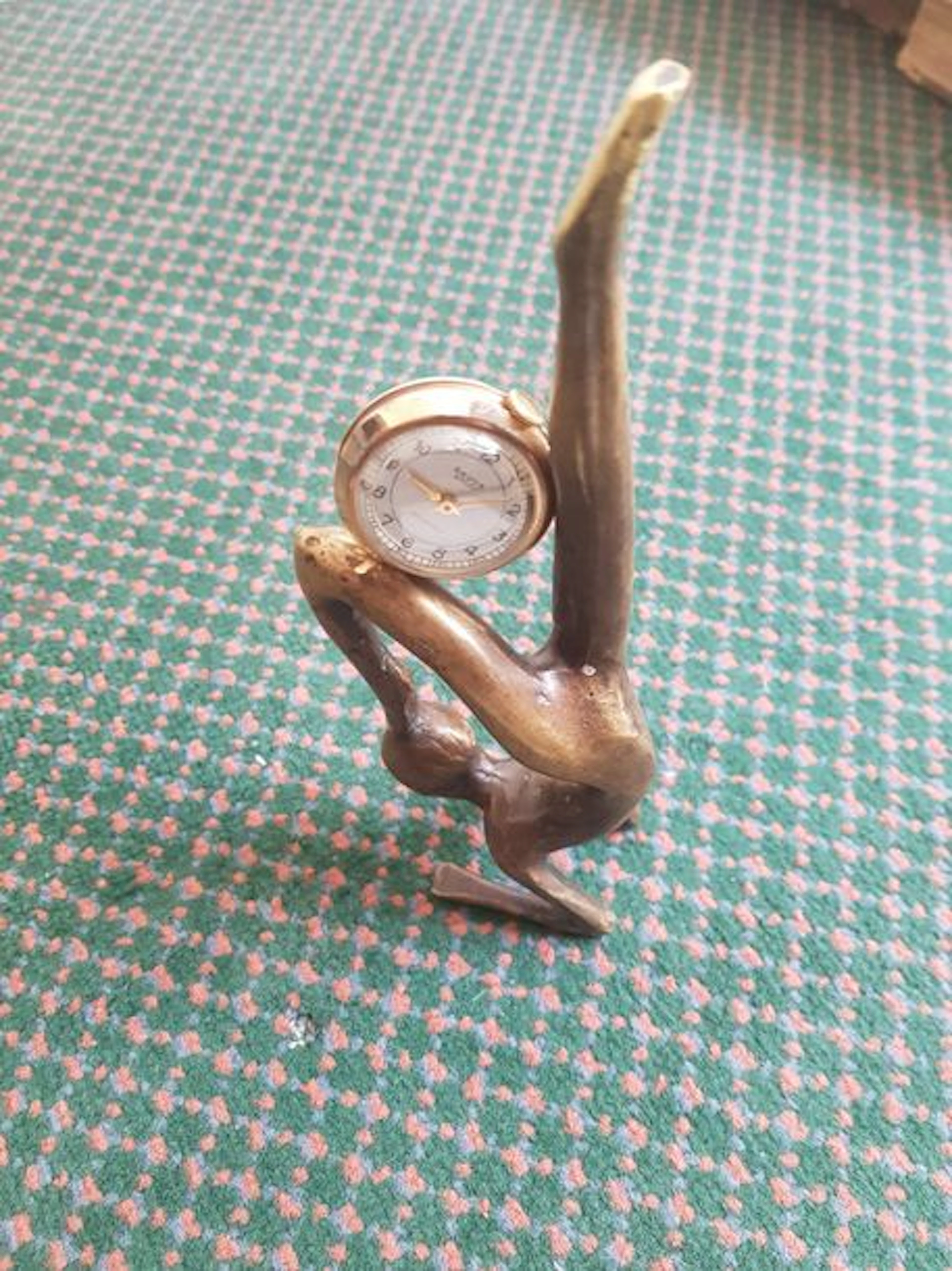 Une montre ‘Davos sport’ montée en pendulette…
