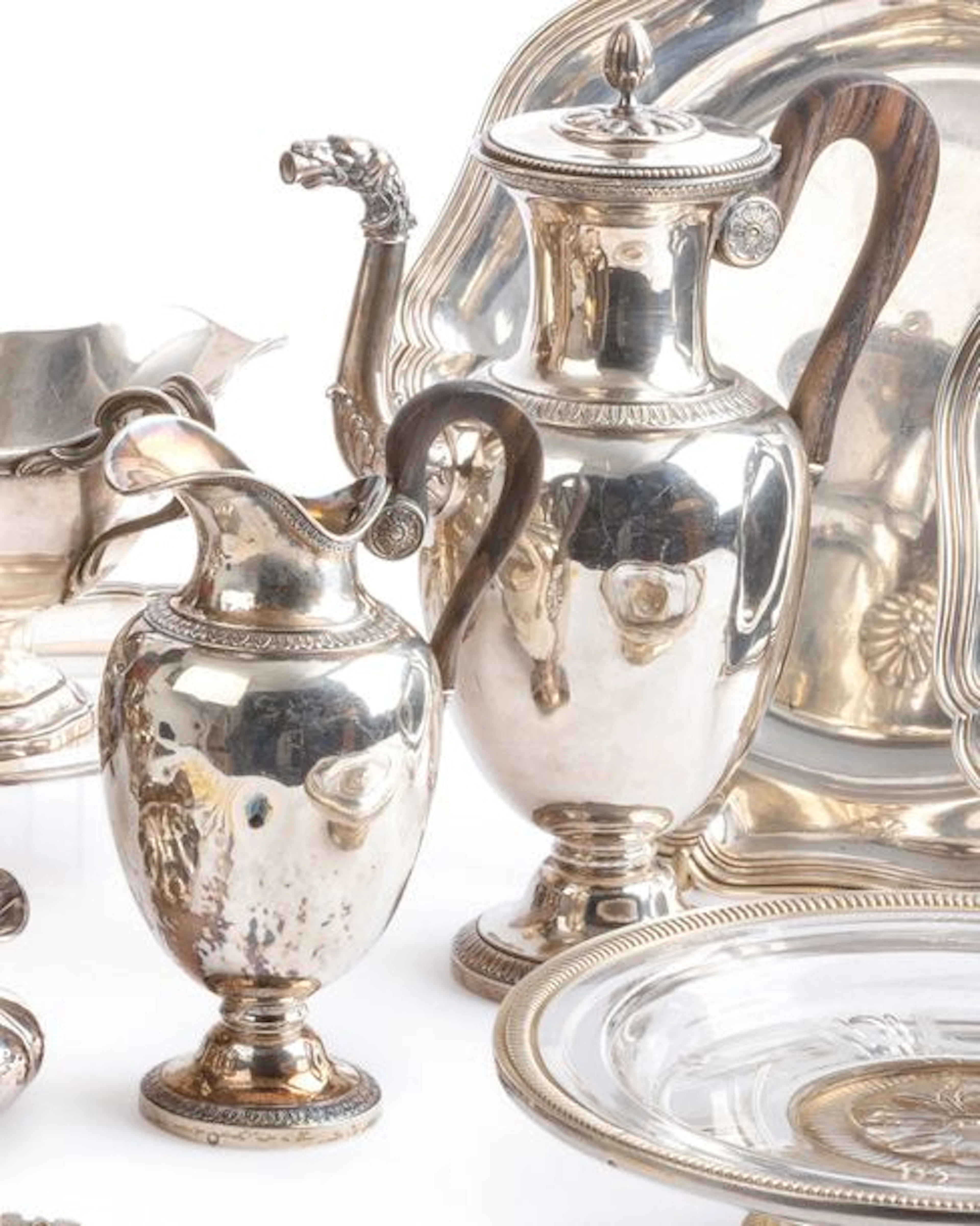 CAFETIERE et CREMIER en argent Paris, 1819-1838,…