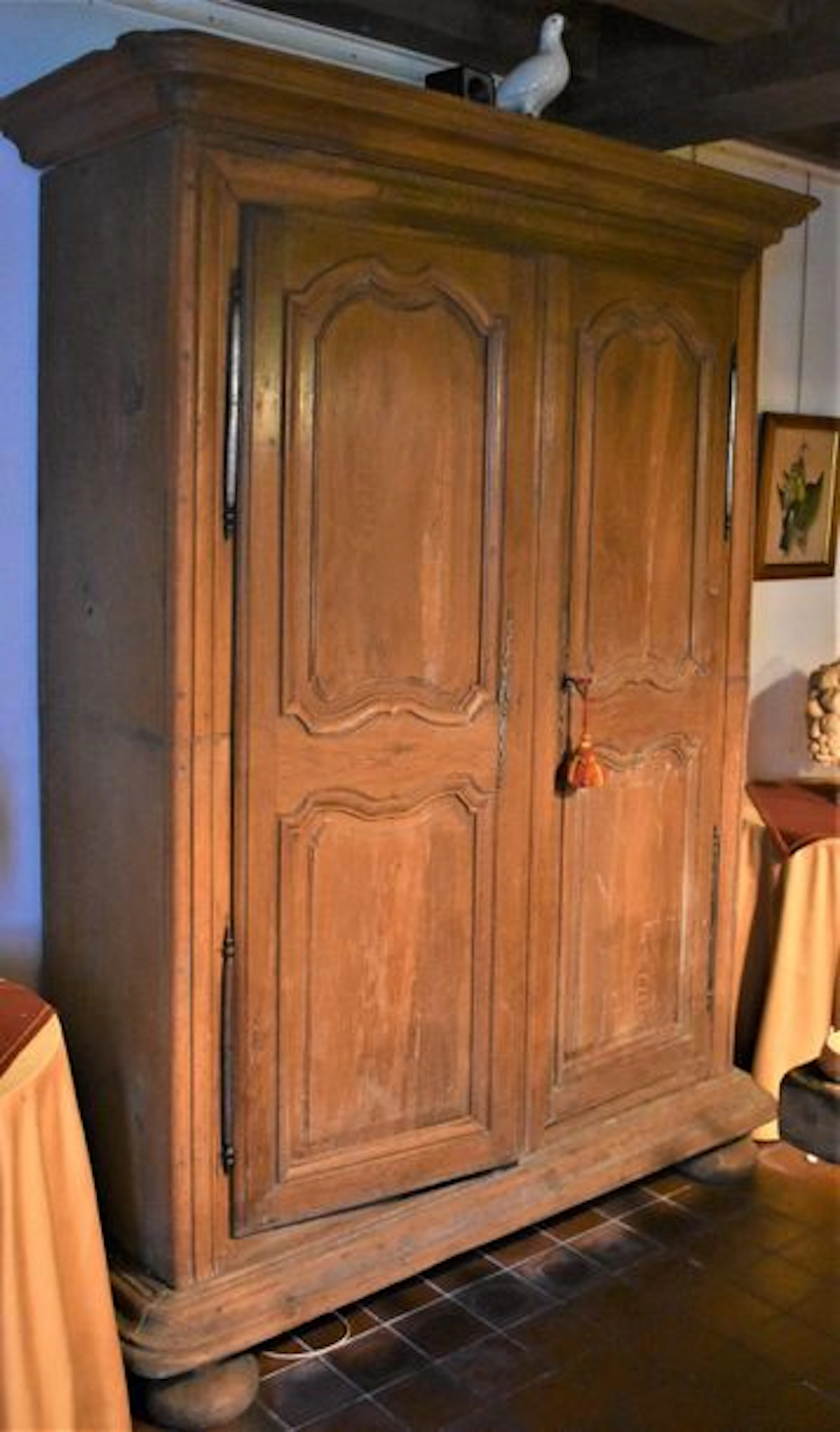 ARMOIRE à deux portes moulurées en chêne,…