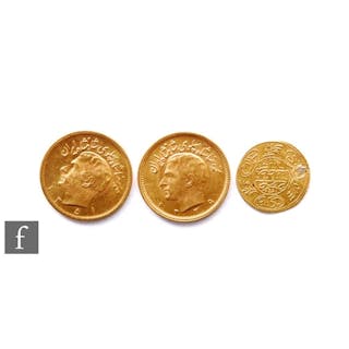 Two Iranian Pahlavi gold coins, circa 1969, lion with scimit...