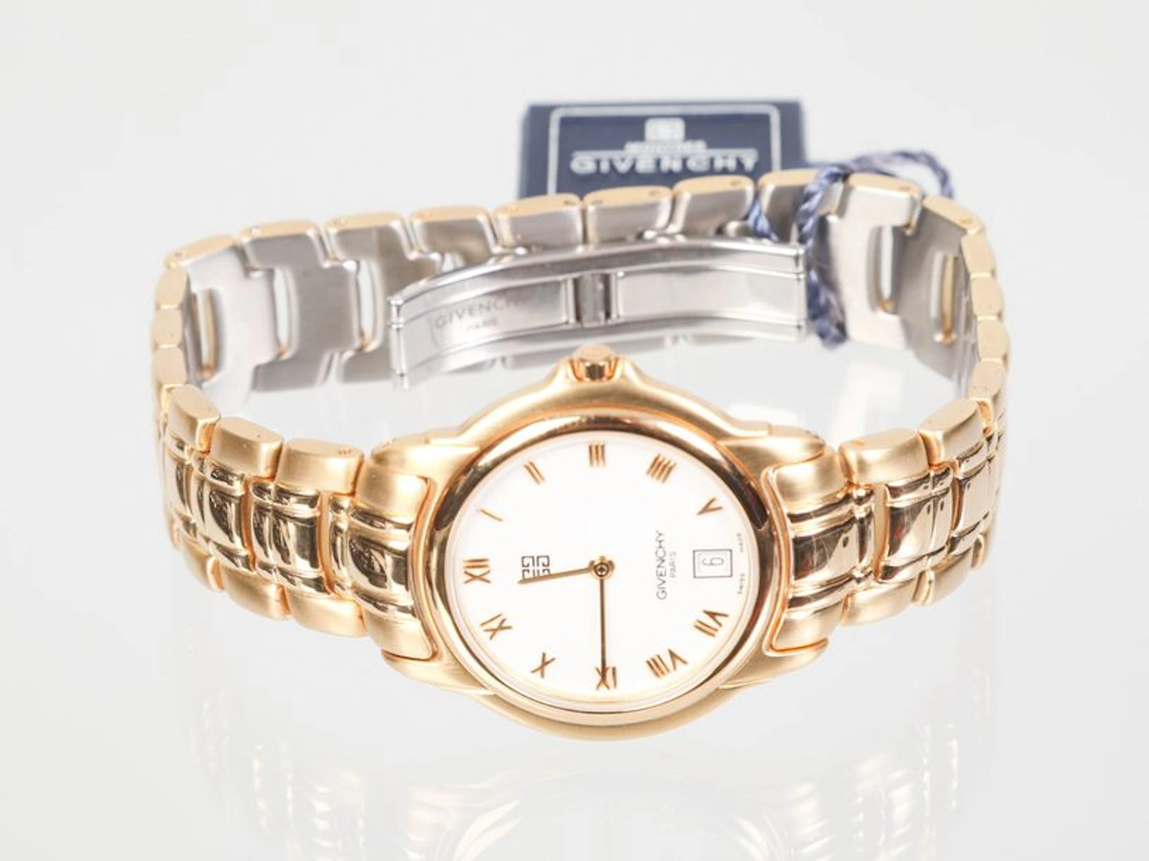 GIVENCHY Bracelet montre d'homme à boucle…