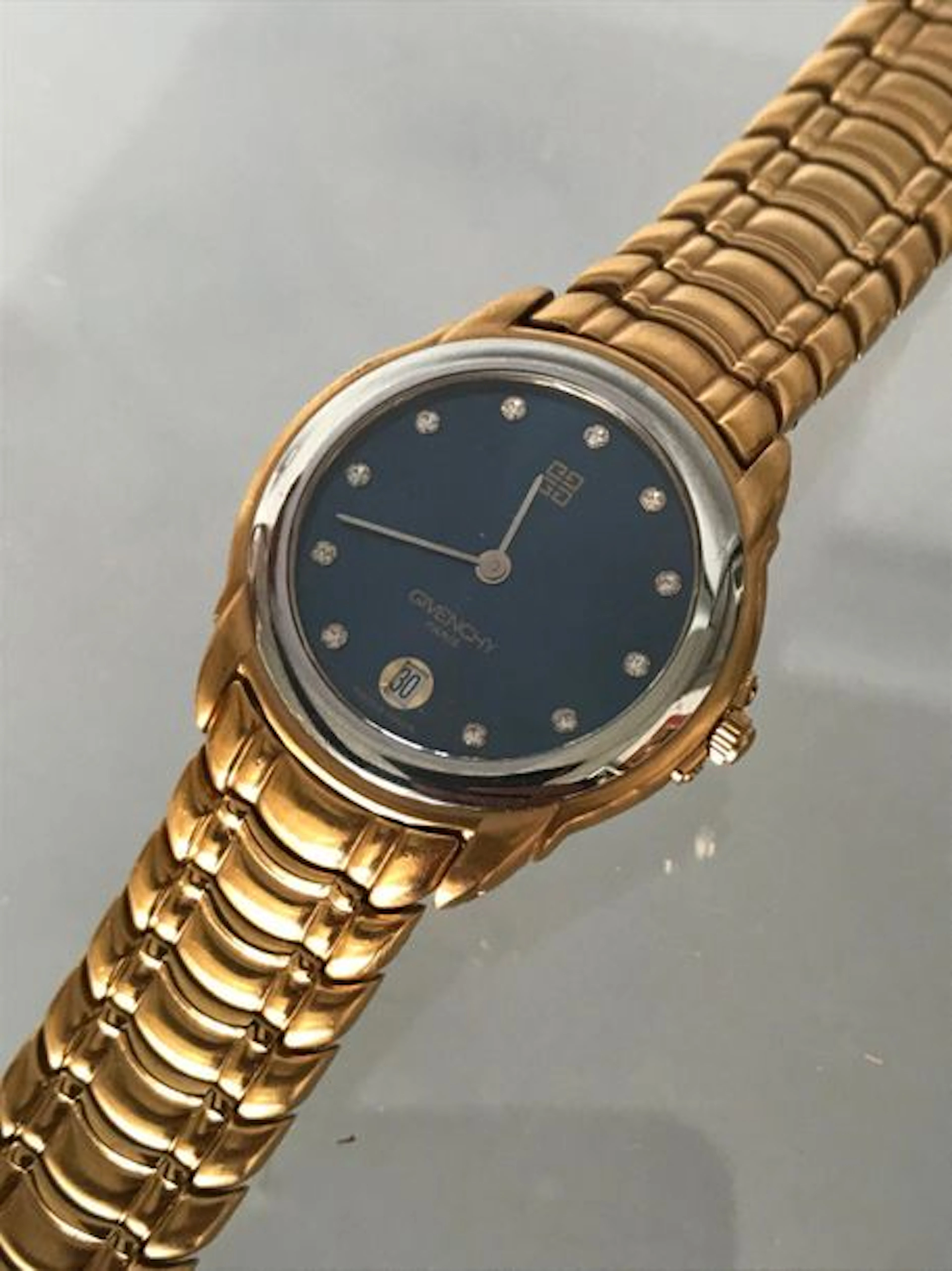 GIVENCHY Bracelet montre d'homme SHANGO…