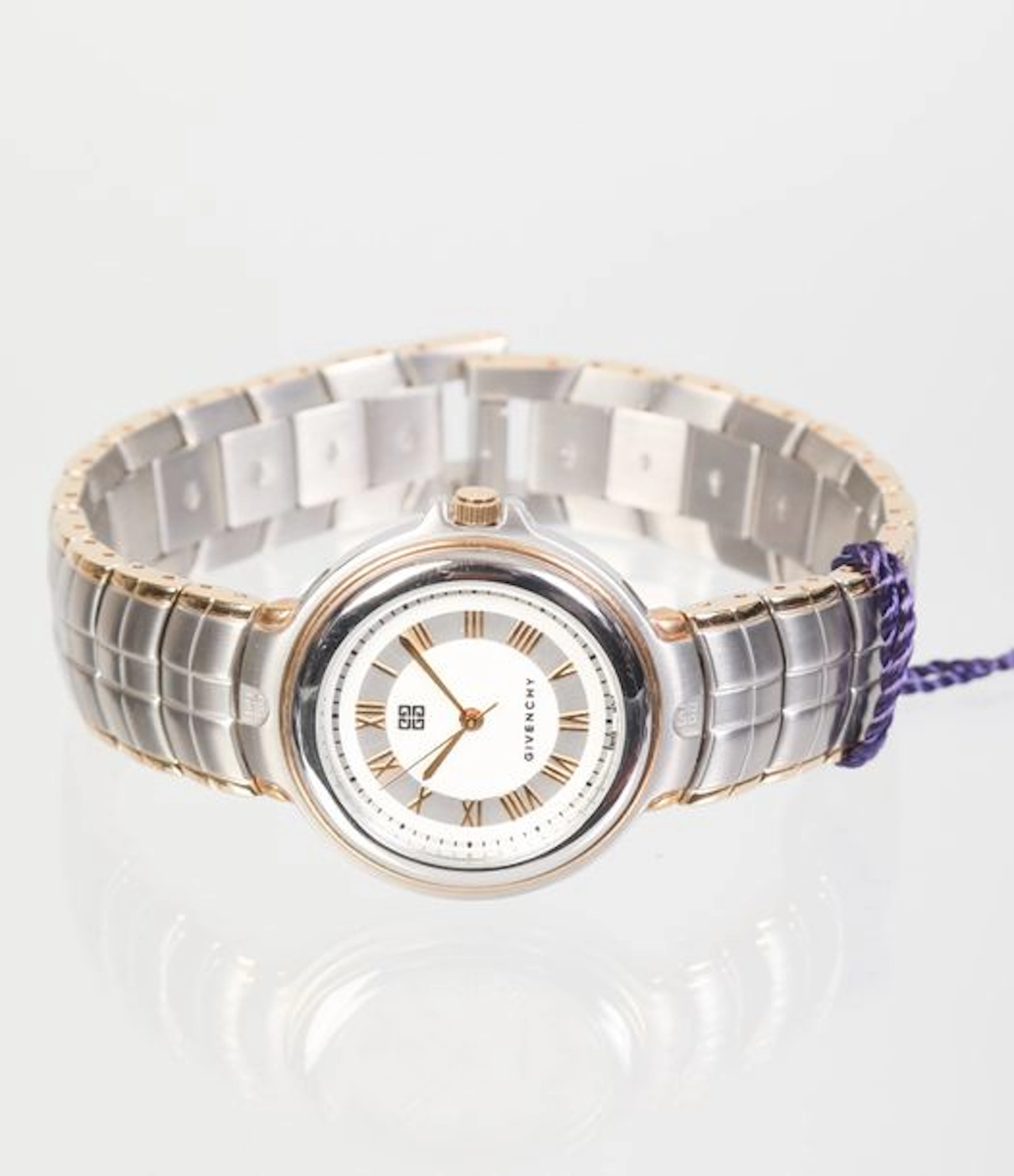 GIVENCHY Bracelet montre d'homme à boucle…