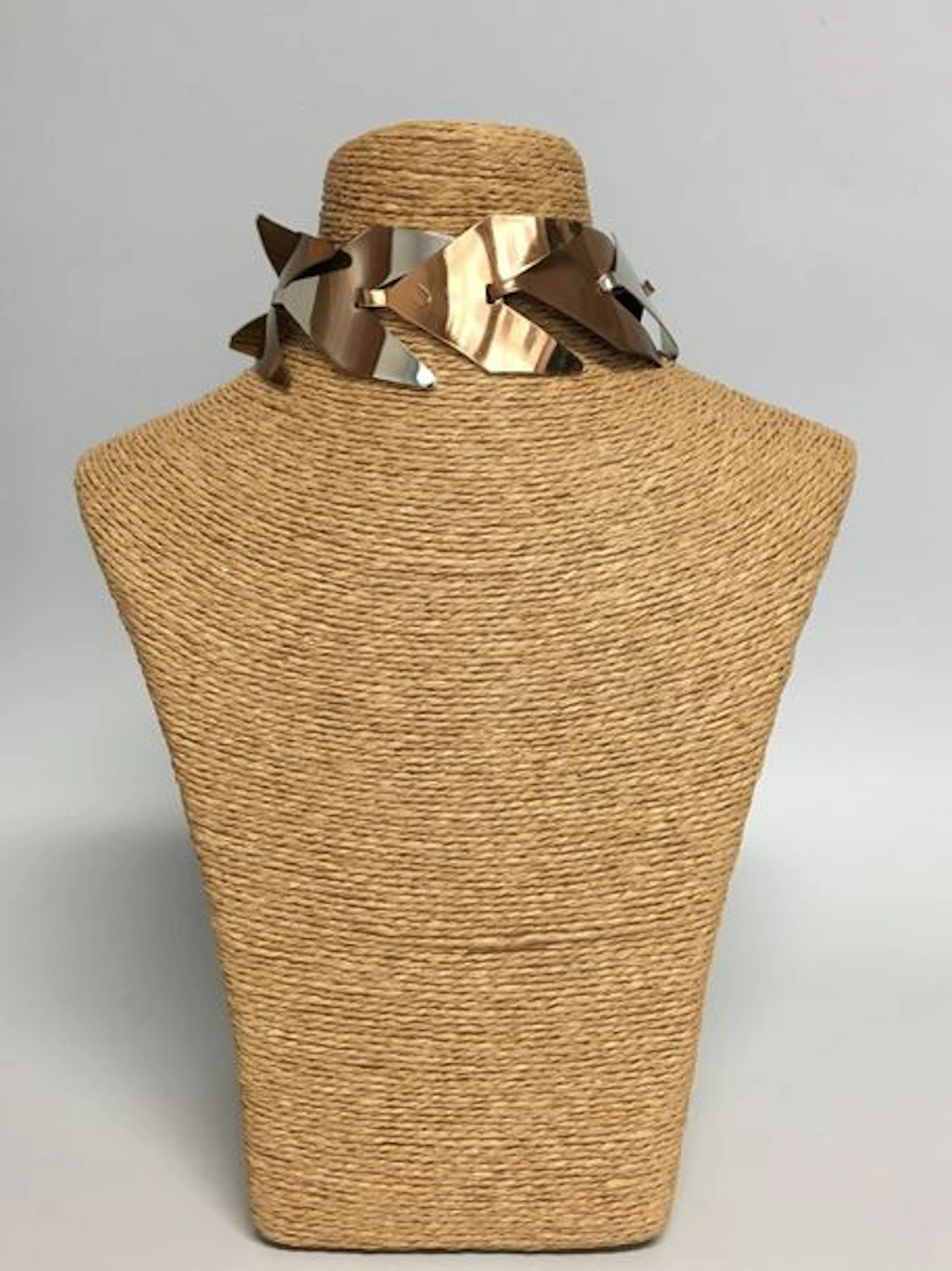 PIERRE CARDIN Collier ras de cou à motifs…