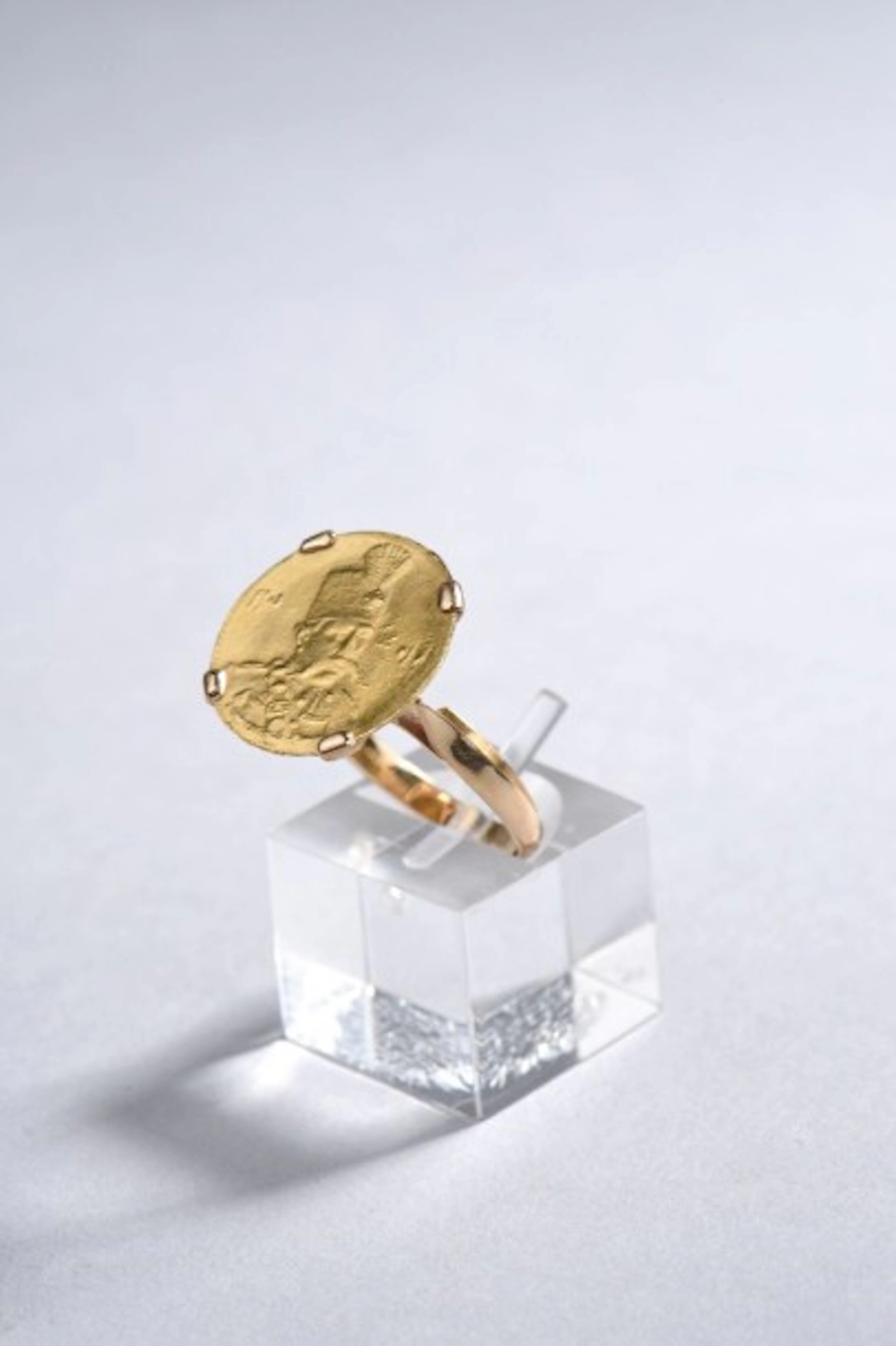 BAGUE en or jaune 18K