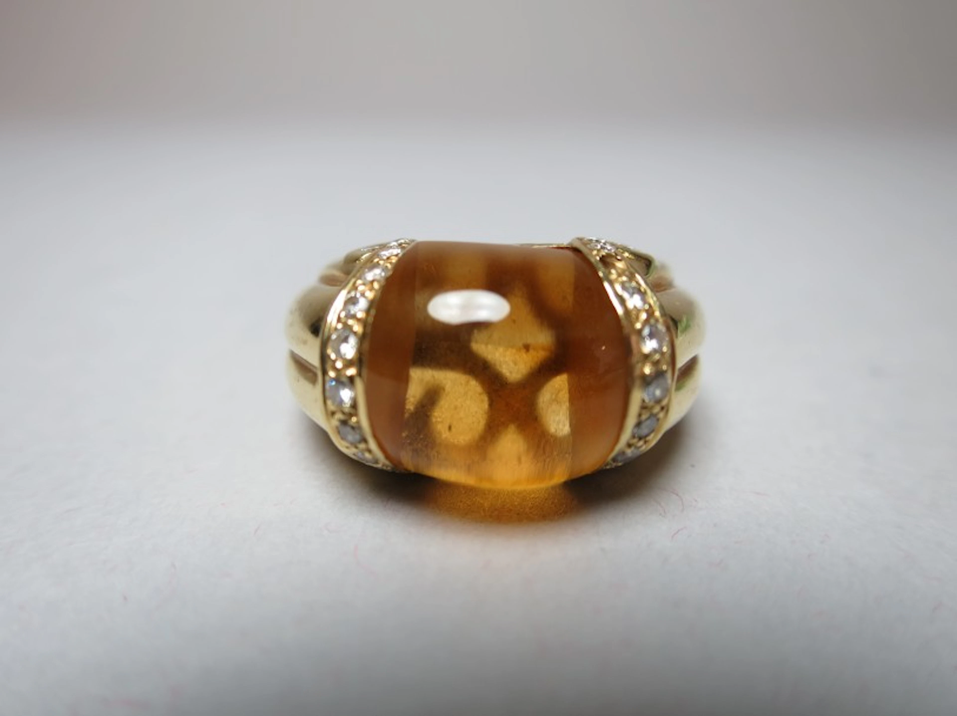 BAGUE dôme en or jaune godronné 18K