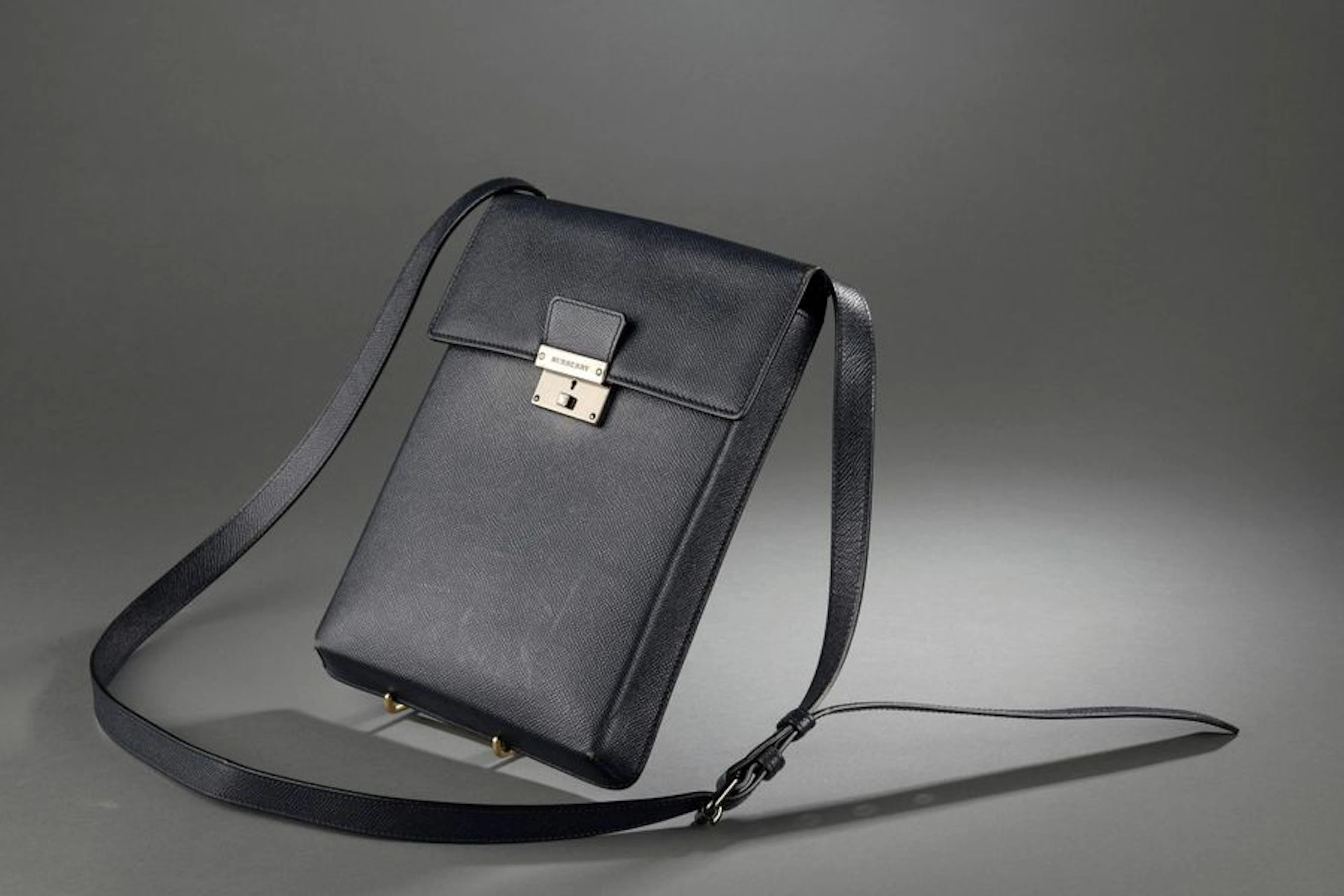 BURBERRY Sac porté croisé pour homme en cuir…