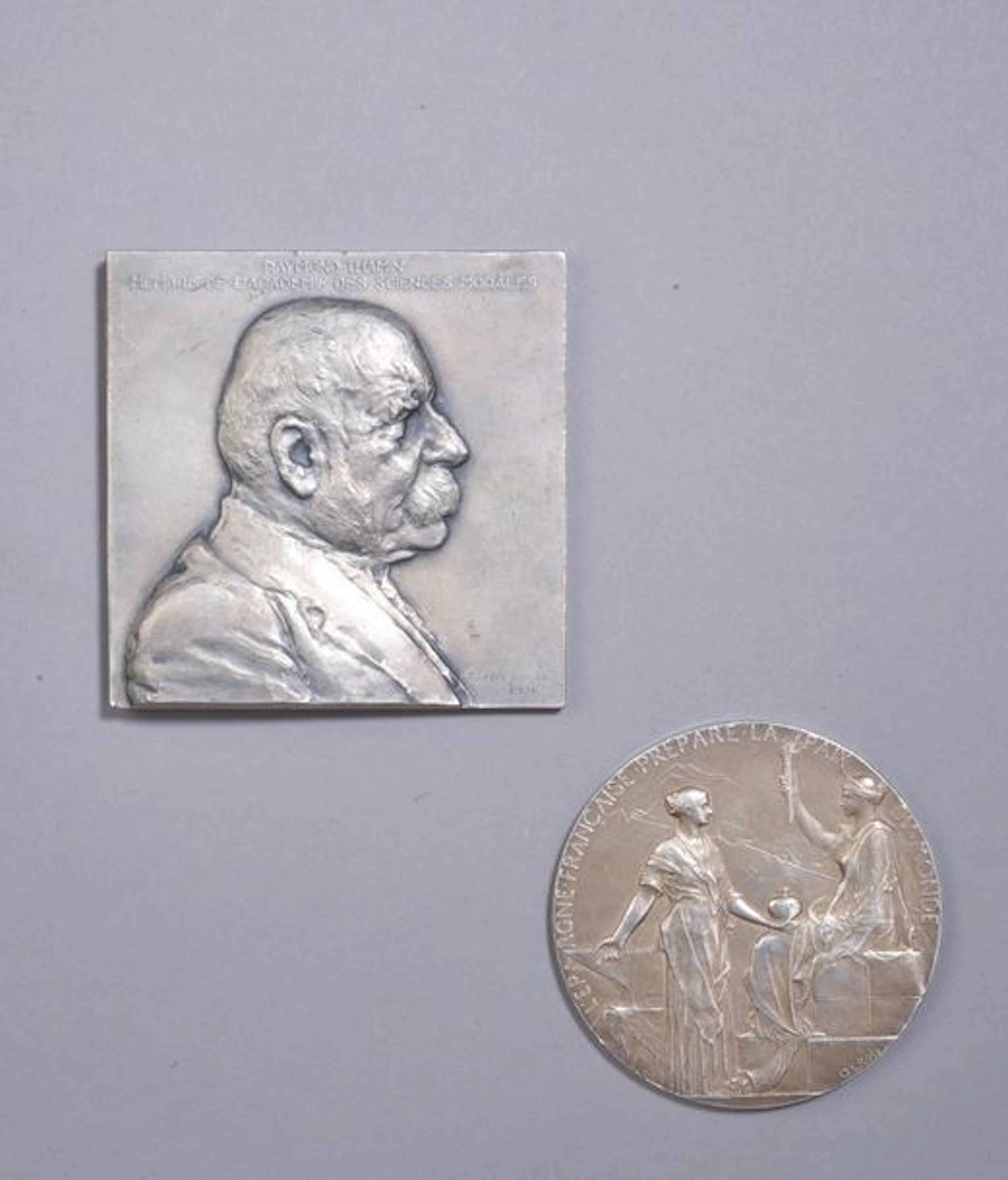 D'après Paul LANDOWSKI (1871-1961). Plaquette...