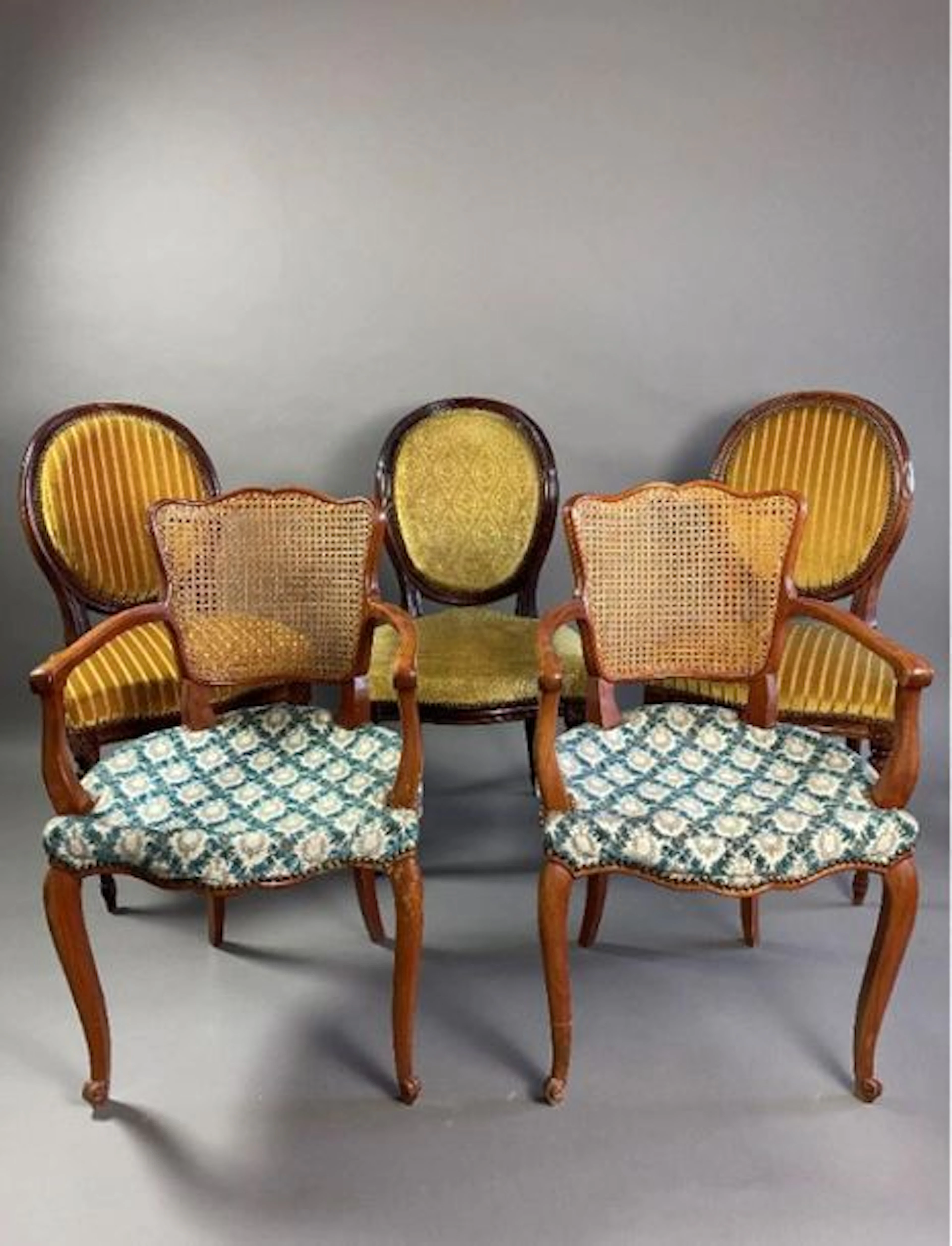 Ensemble de mobilier du XXe siècle comprenant...