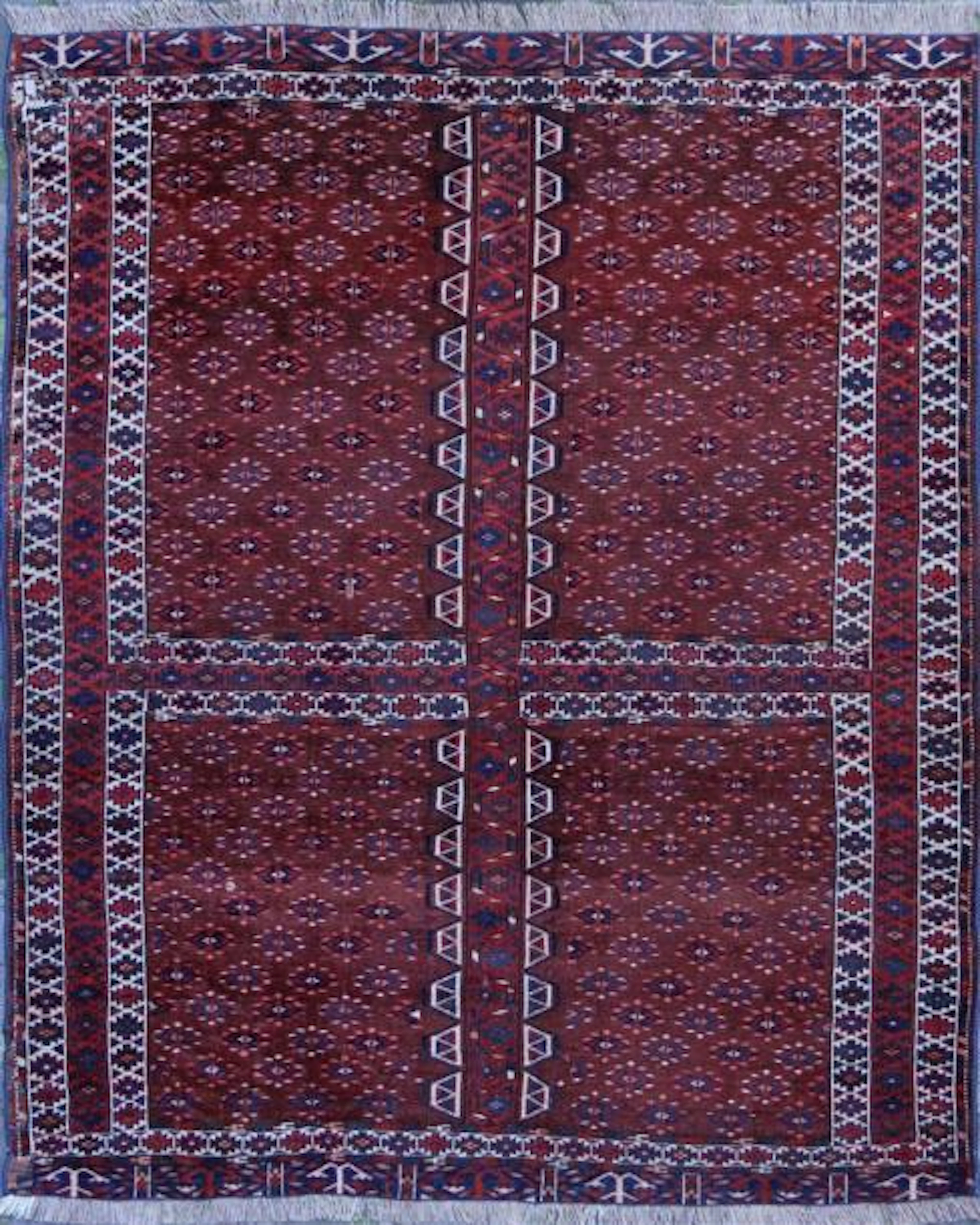 TAPIS d'Orient turc à décor d'une croix centrale…