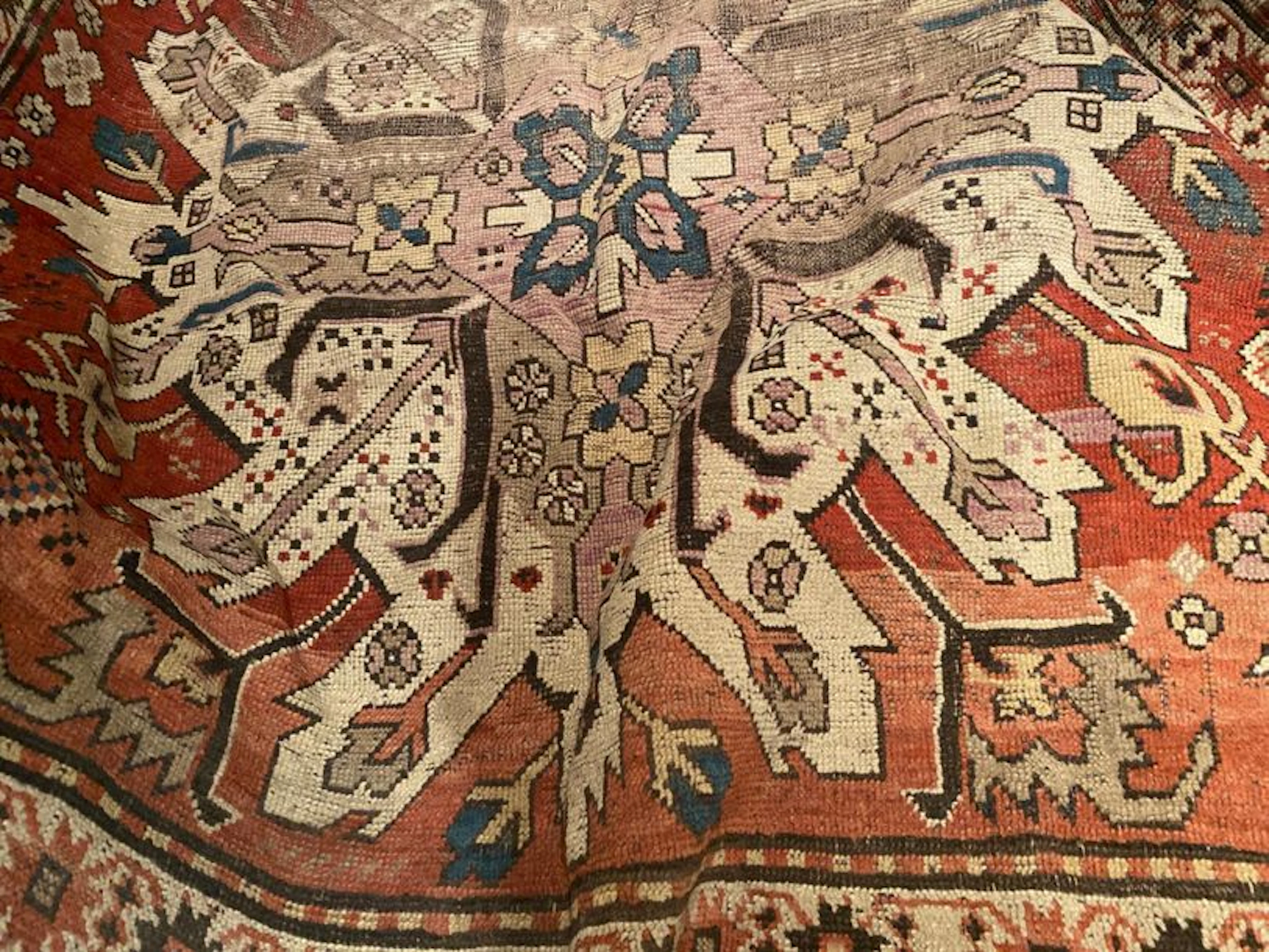 ** TAPIS Kazak à décor géométrique de deux…