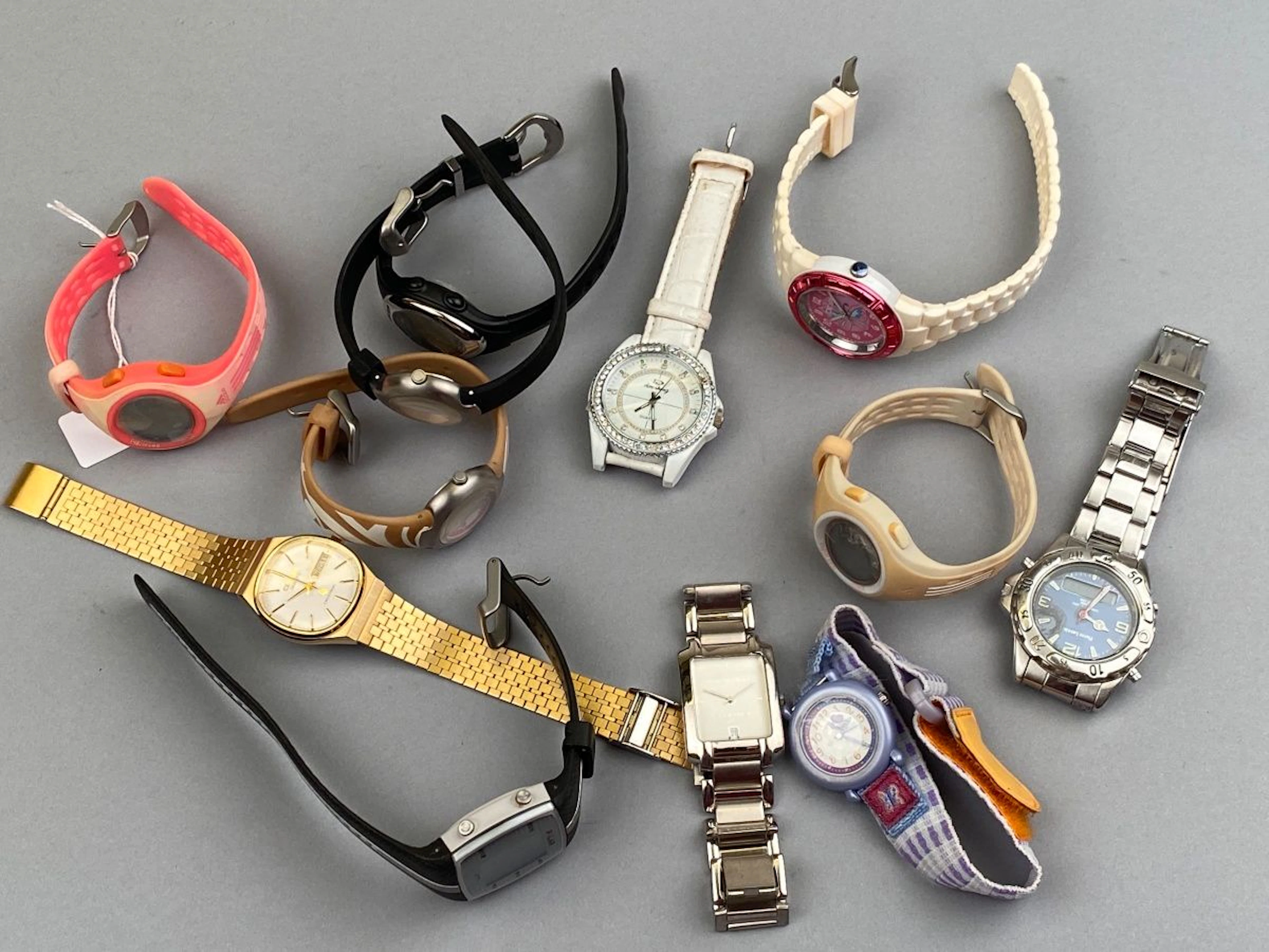 Douze MONTRES bracelet dont DDP, Adidas et...