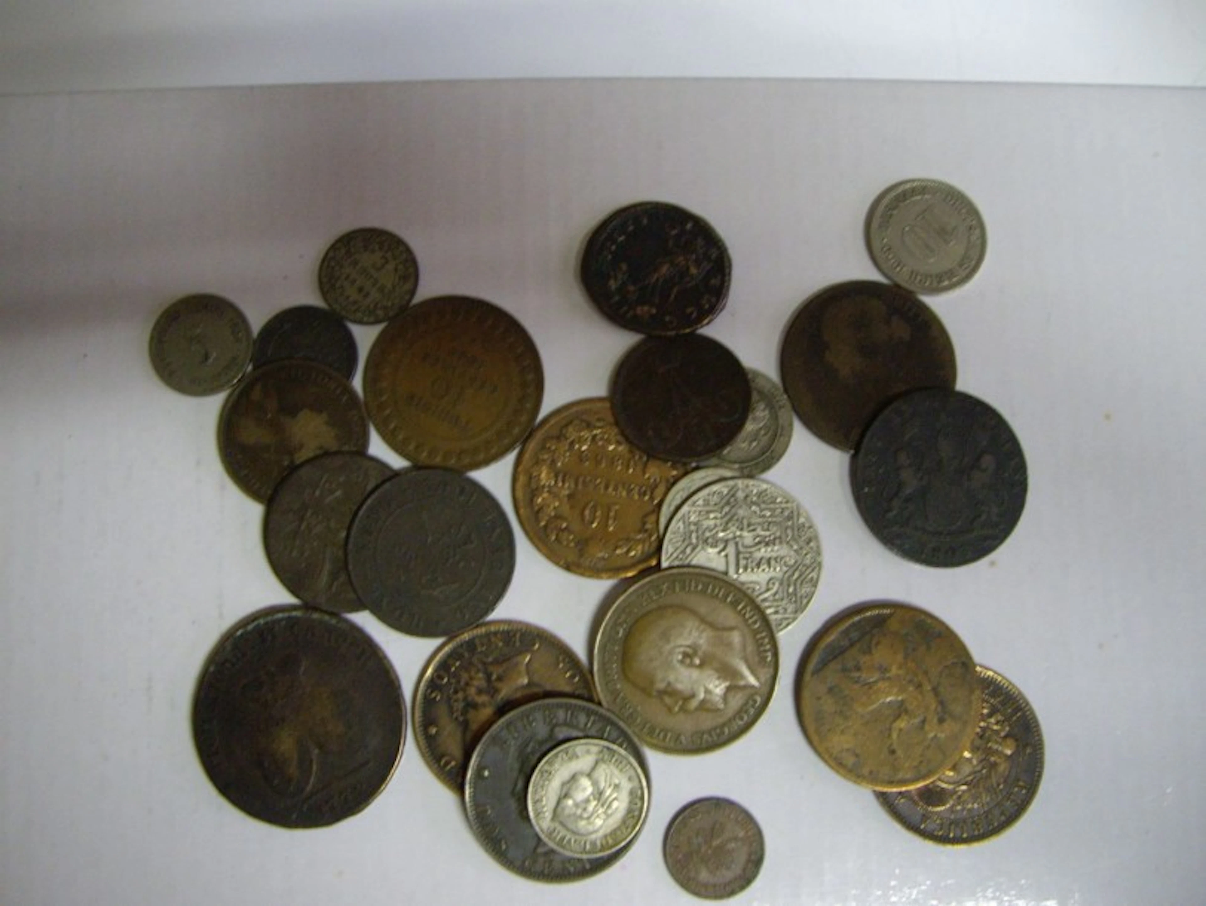 NUMISMATIQUE & BILLETS DE BANQUE & PHILATELIE : Etrangers