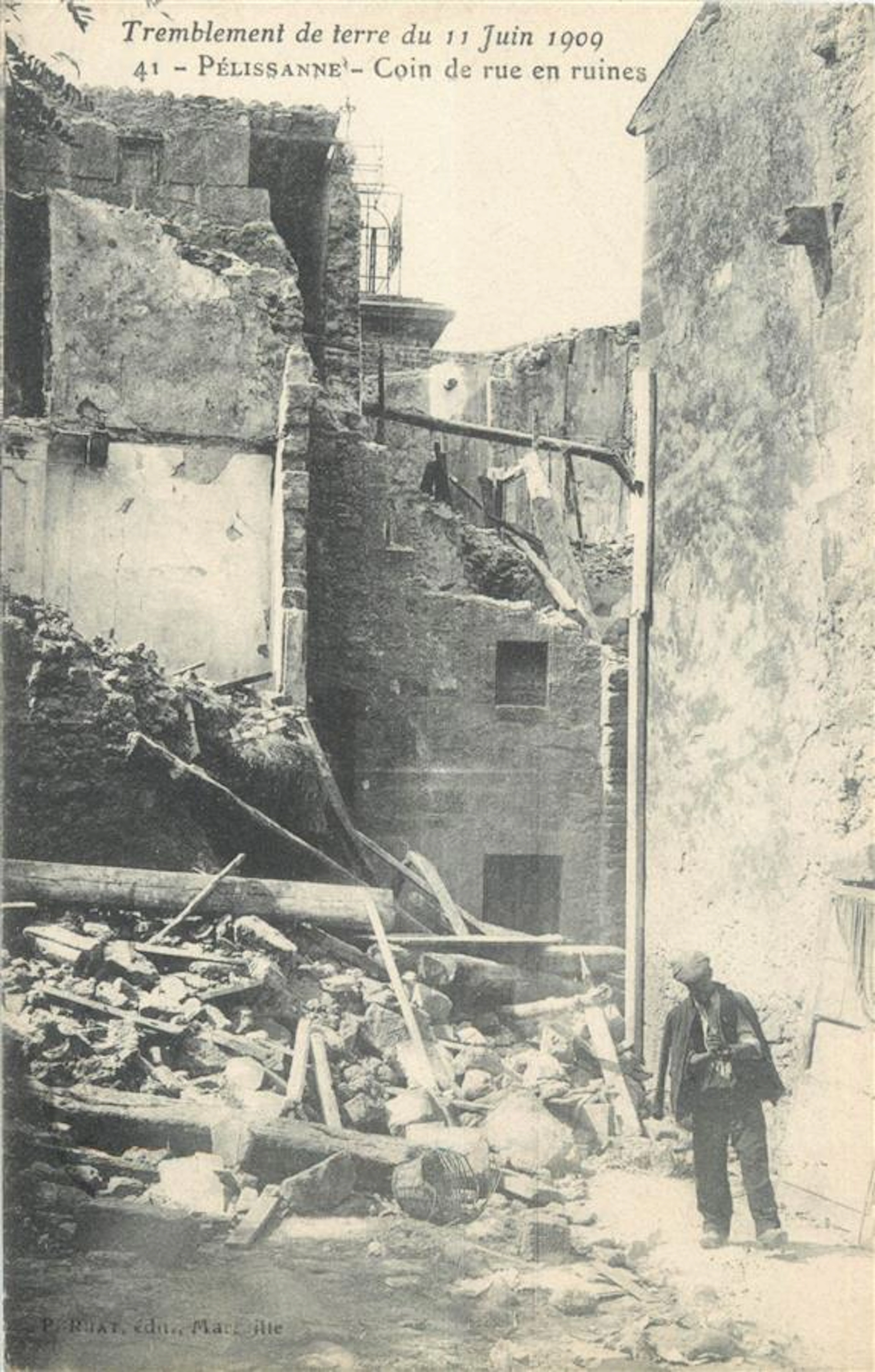9 CARTES POSTALES CATASTROPHES :