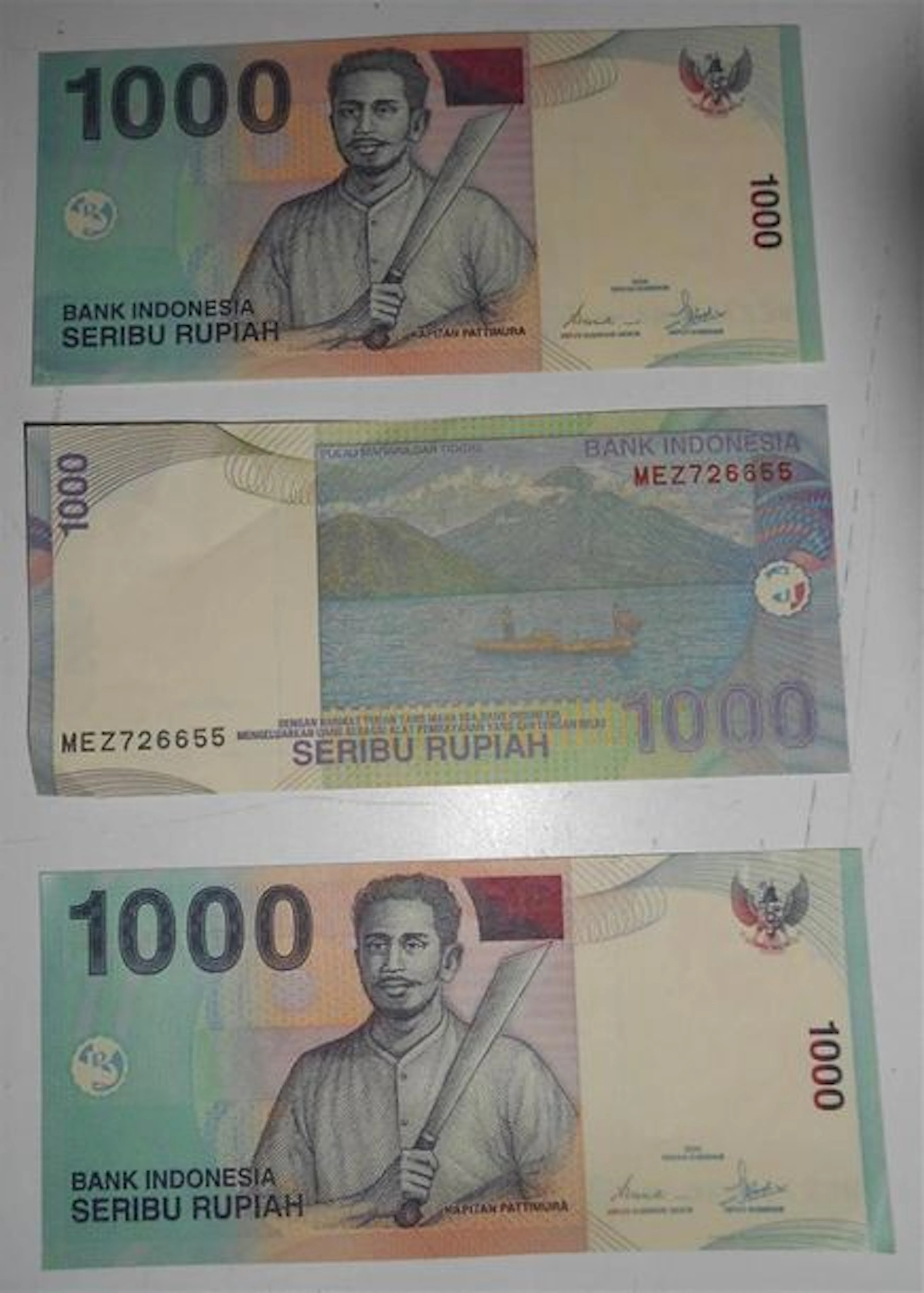 Ensemble de 205 Billets Etrangers. 3-Bank…