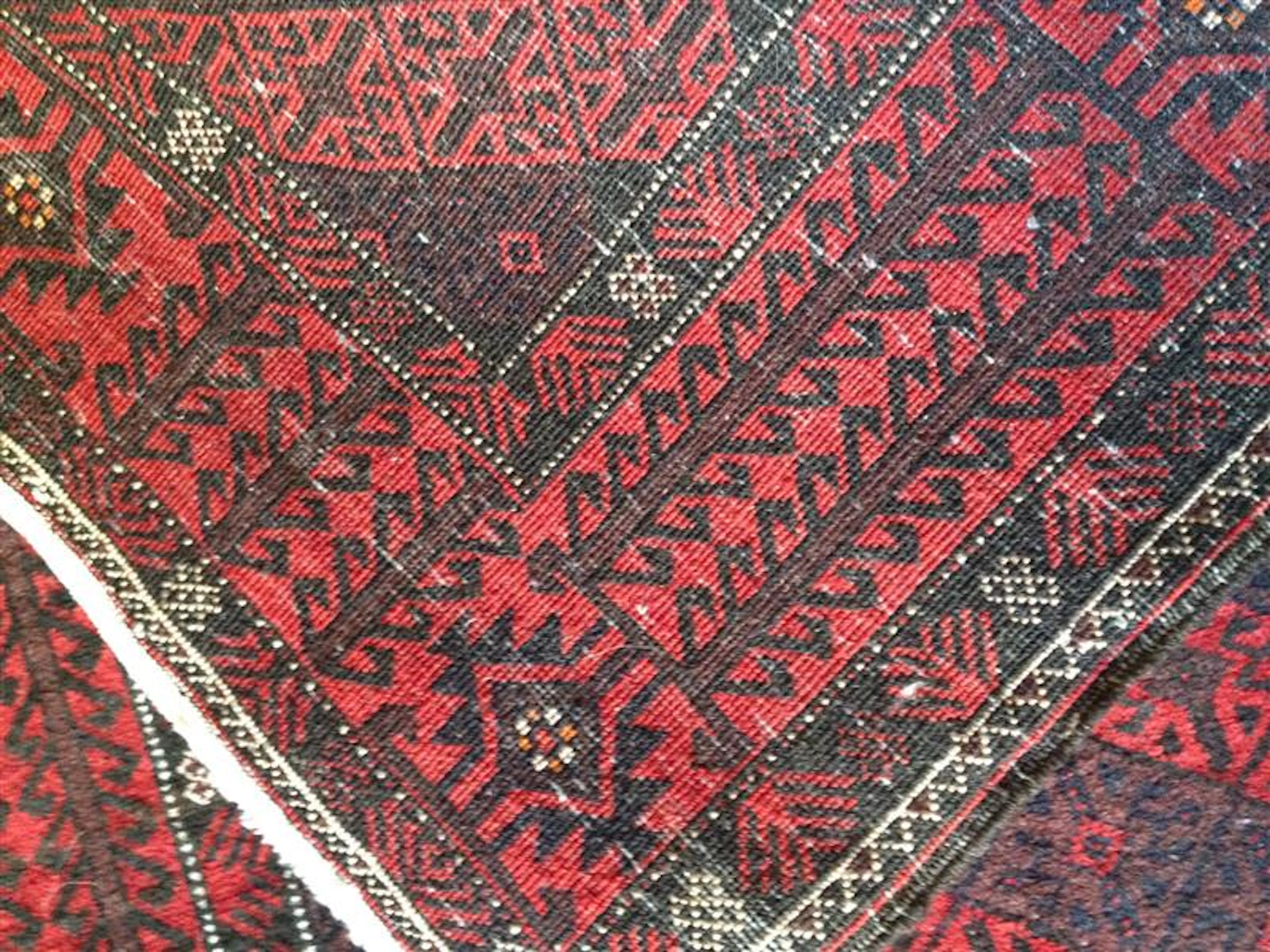 Tapis Afghan moderne à décor géométrique…