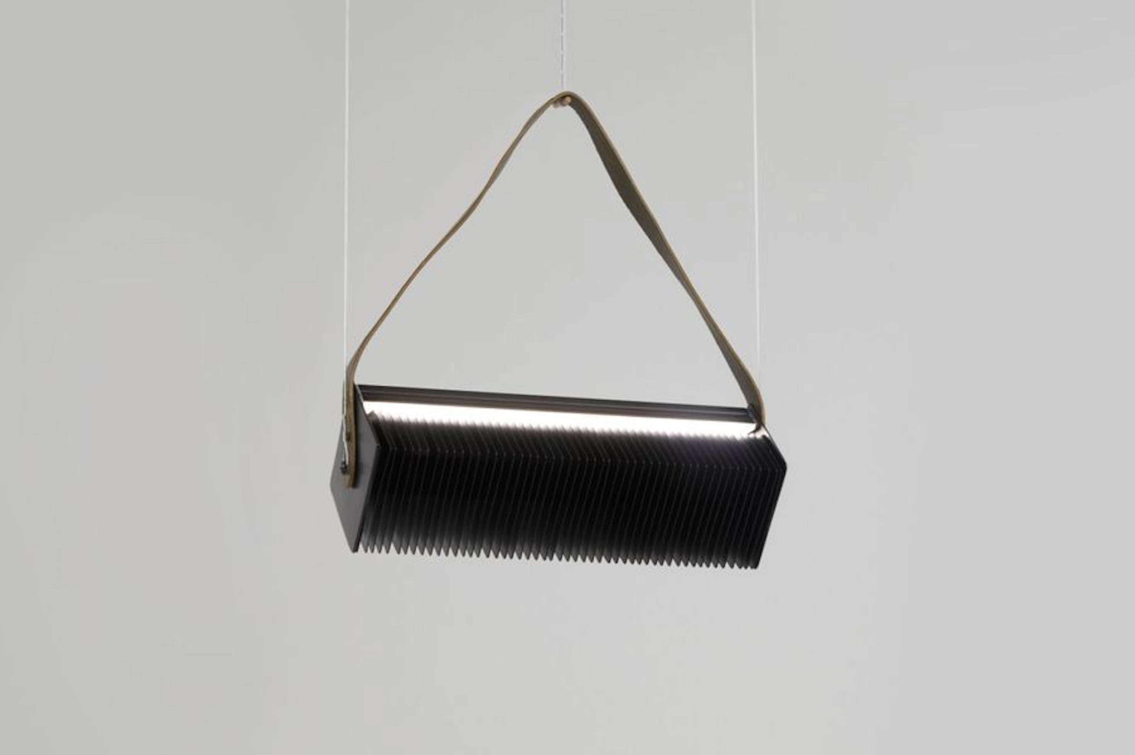 SOLA Usage : Lampe suspendue. Pièce d'origine…
