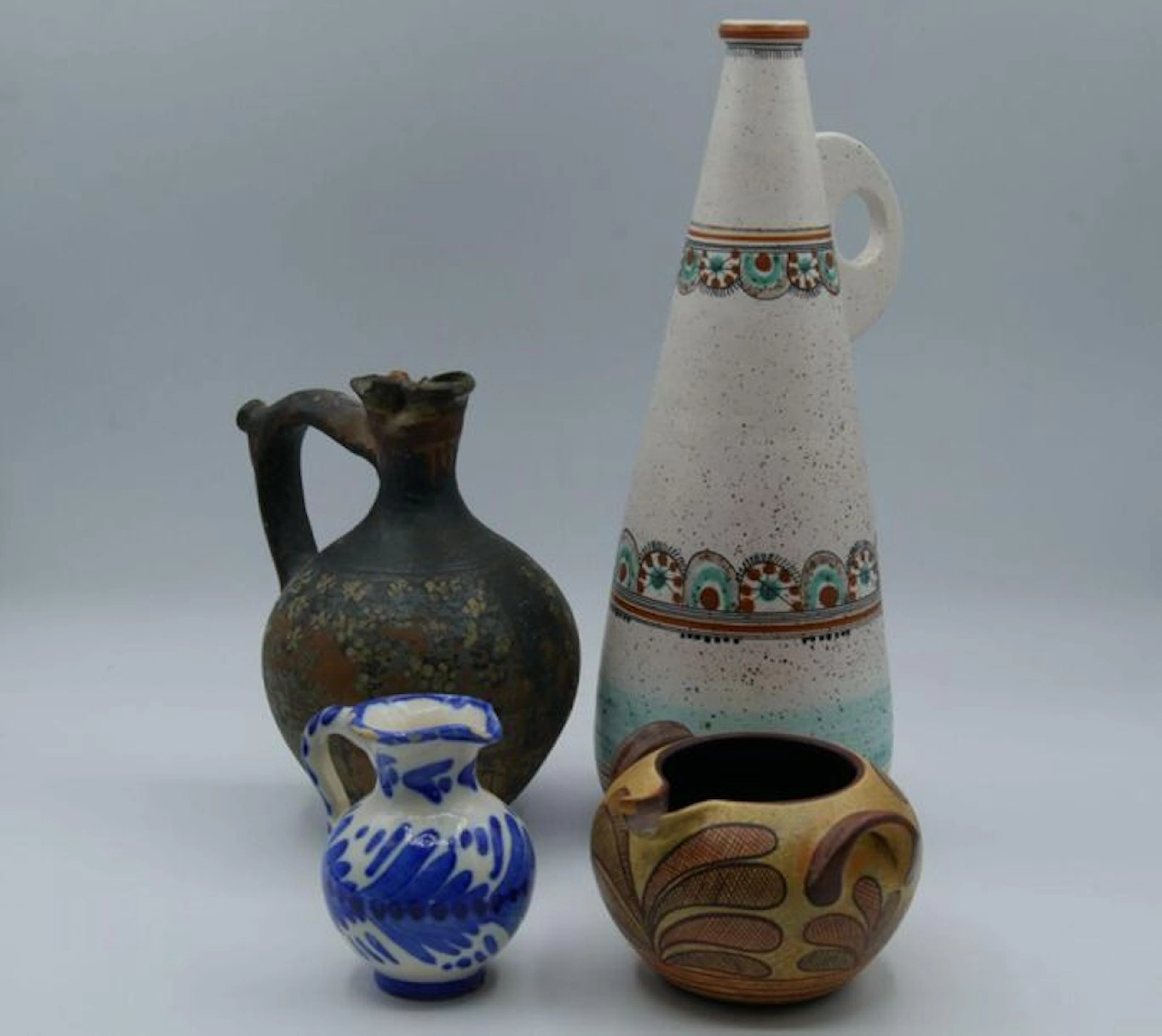 Lot de céramiques, souvenirs de Grèce, comprenant…