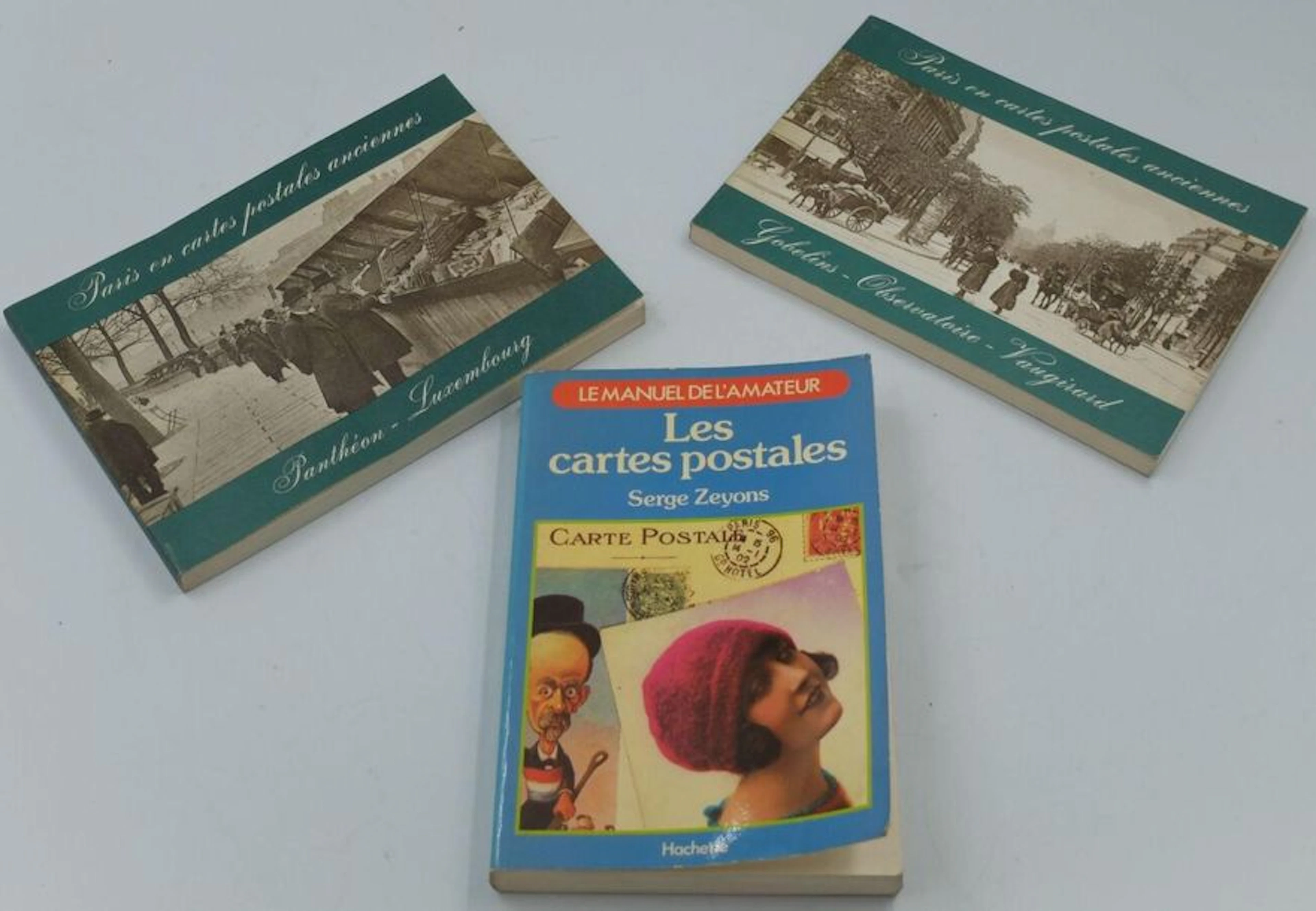 3 LIVRES SUR LA CARTE POSTALE : Le Manuel…