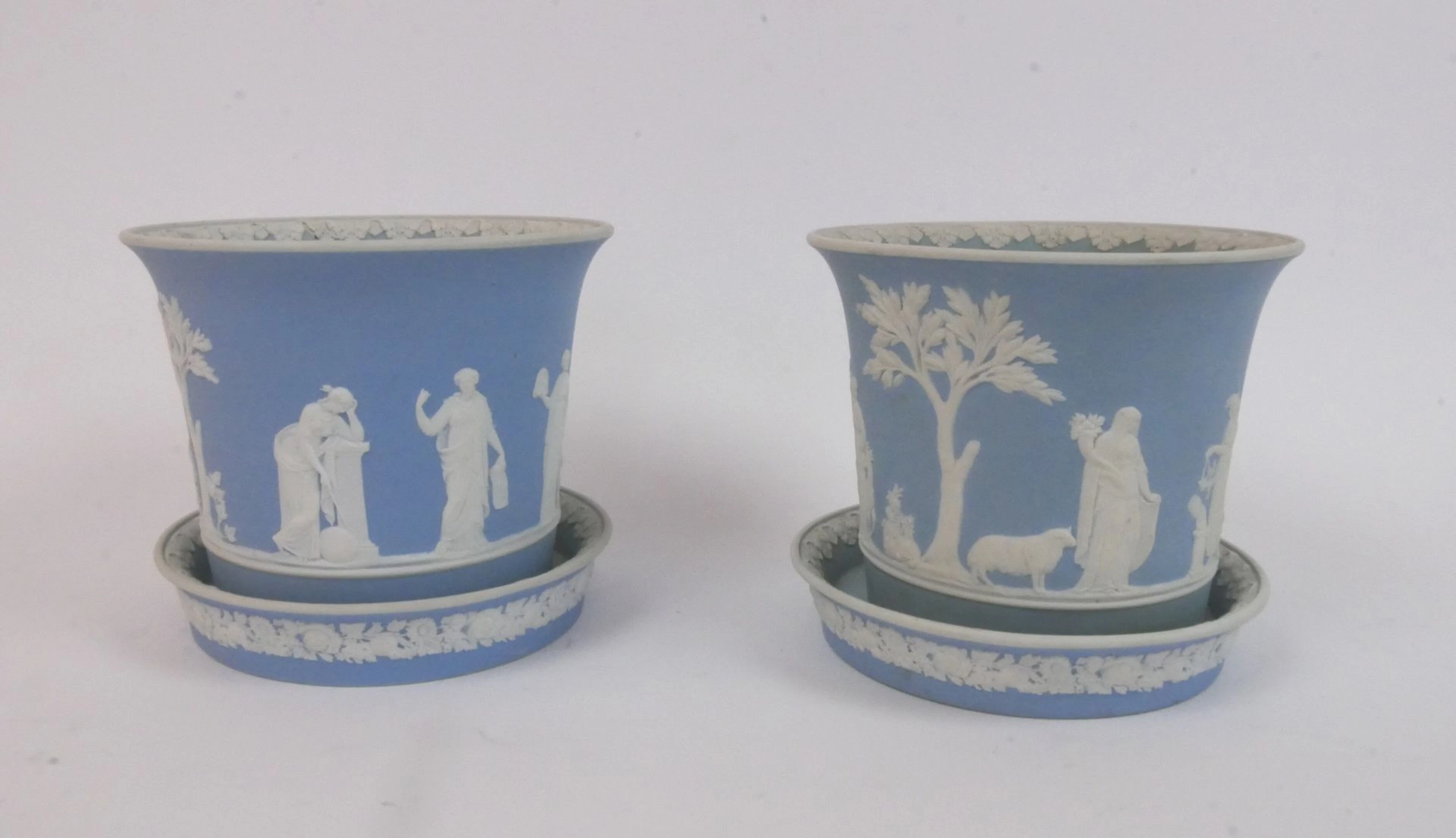WEDGWOOD : Paire de jardinières en céramique... - Lot 79 - Morand & Morand