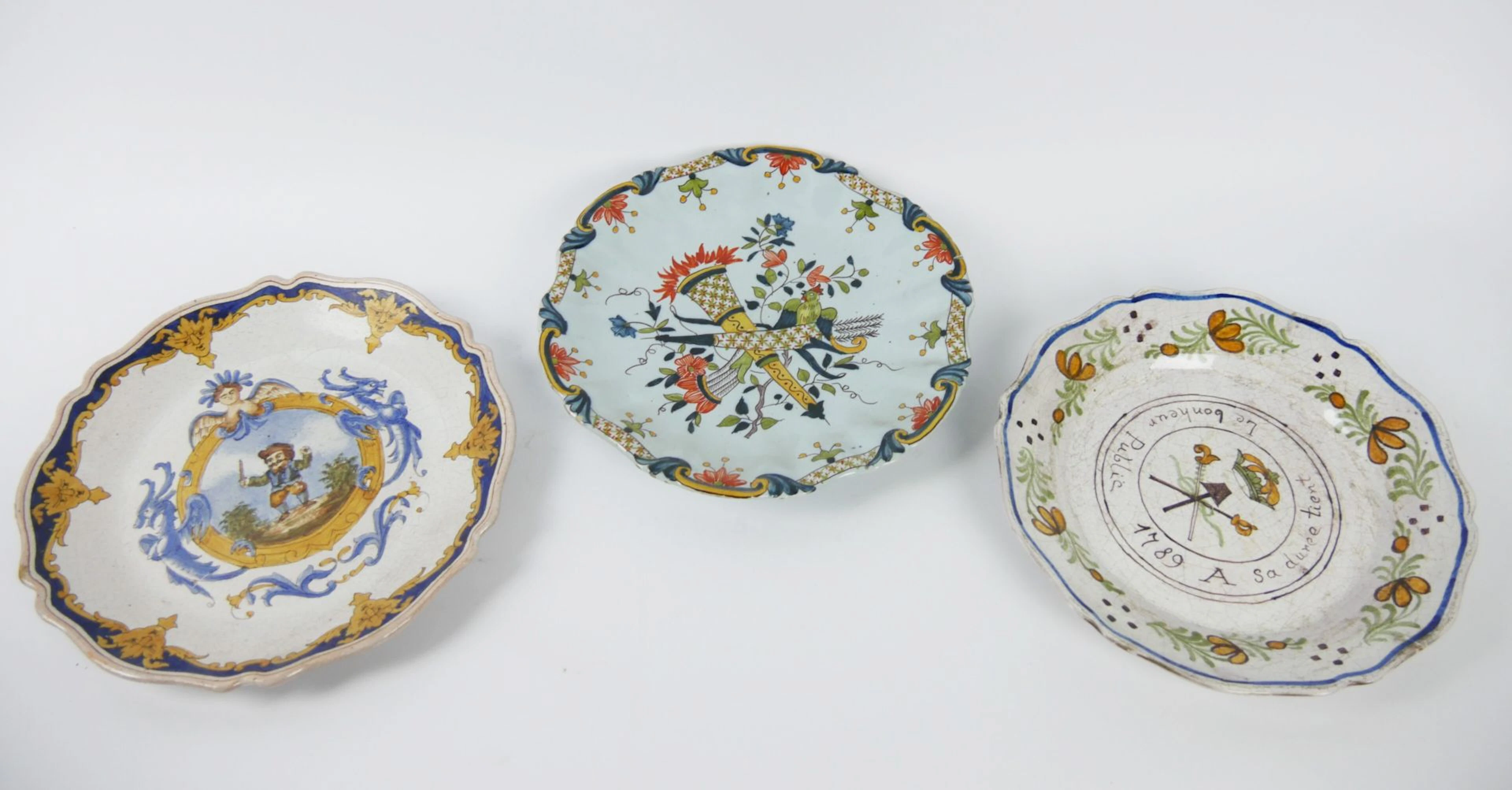 Lot de 5 assiettes en faïence comprenant :... - Lot 33 - Morand & Morand