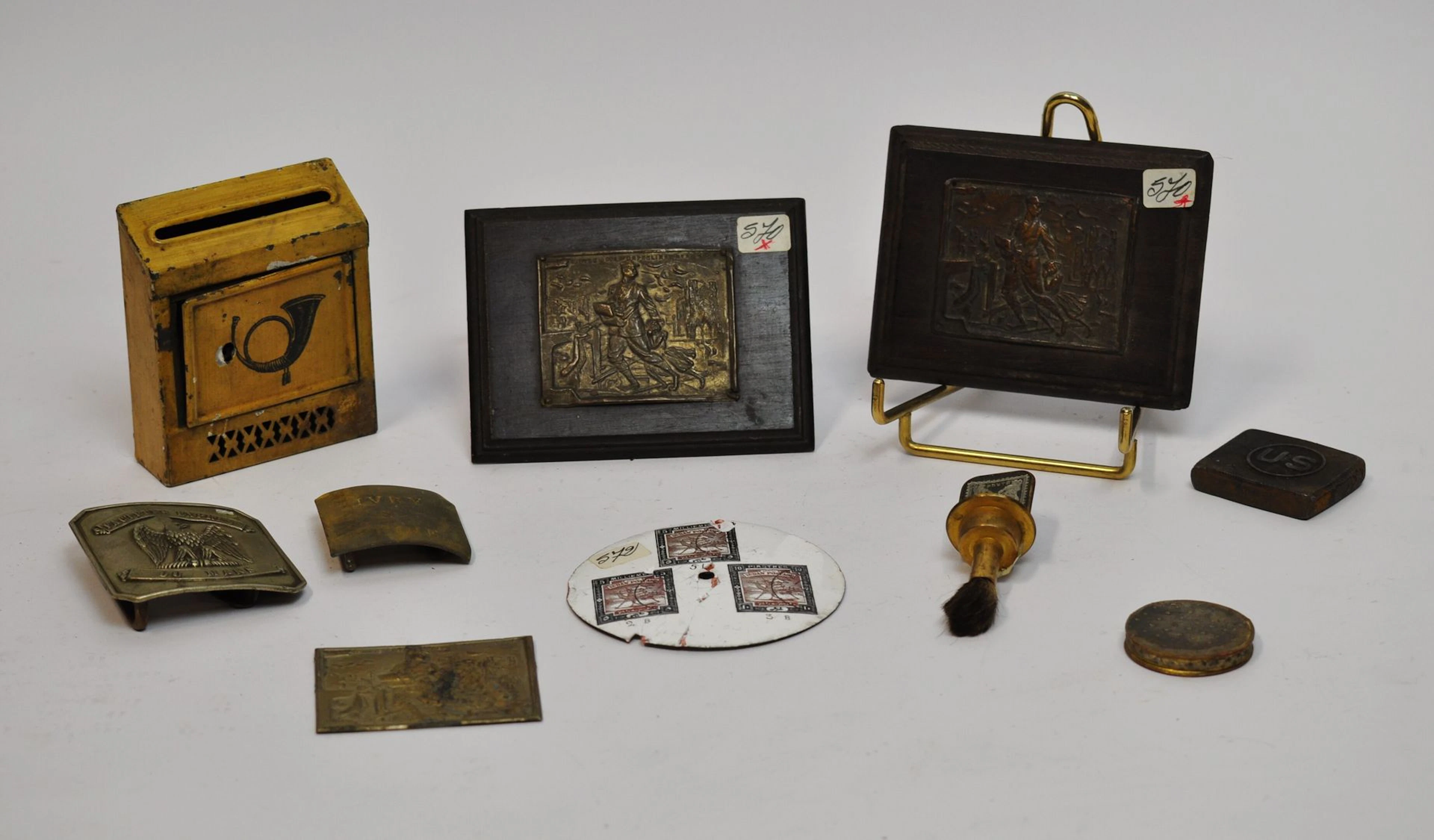 Lot autour de La Poste comprenant : - Trois... - Lot 193 - Morand & Morand