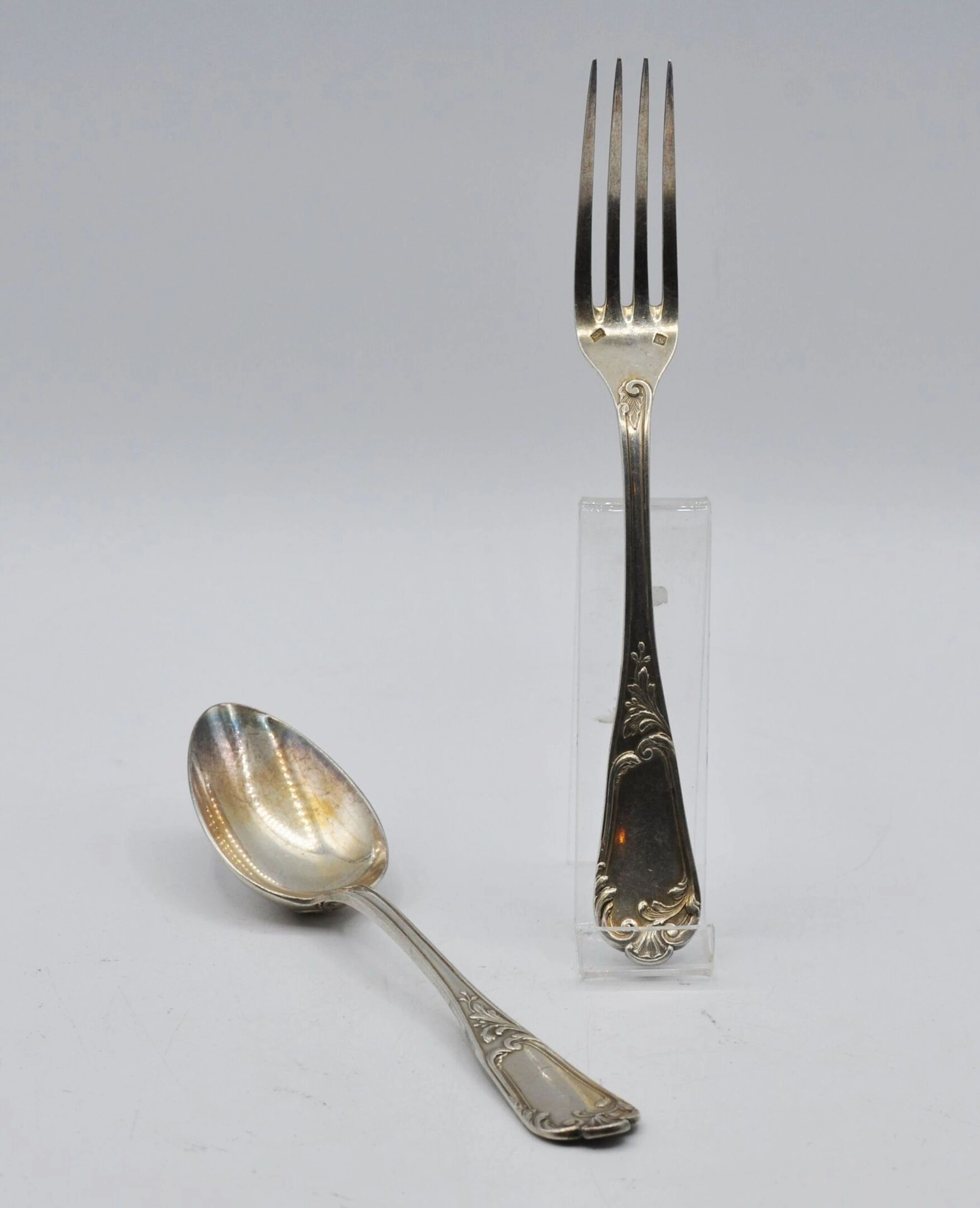 Lot de couverts en métal argenté provenant... - Lot 98 - Morand & Morand