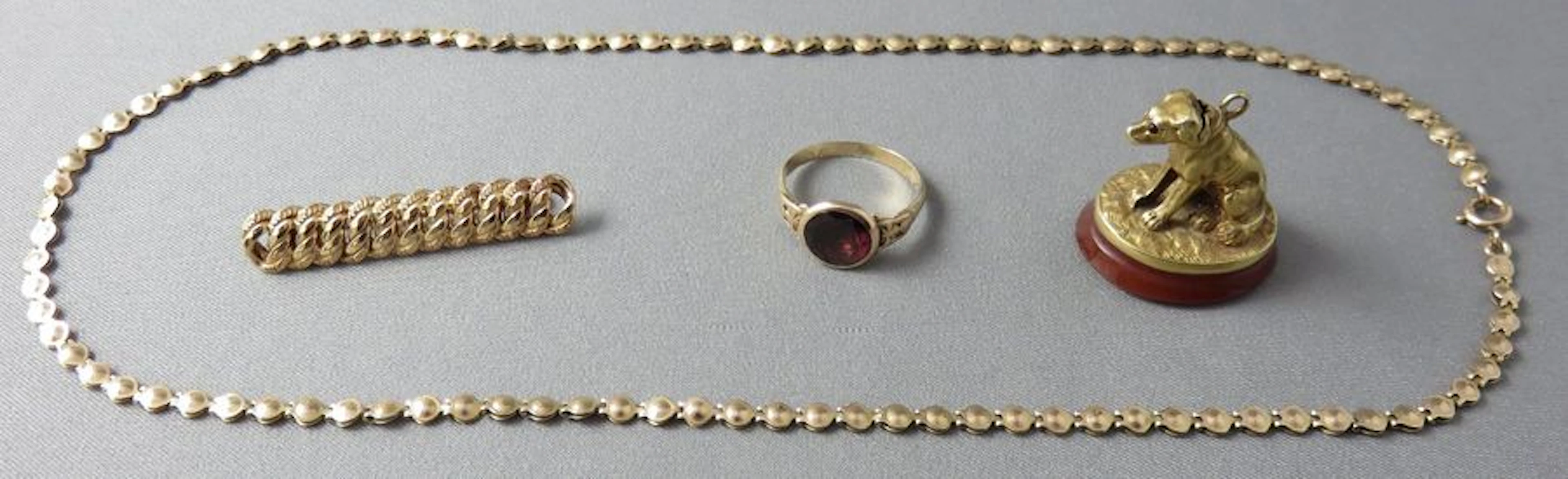 Lot en or 18k, composé d'un collier maillons…