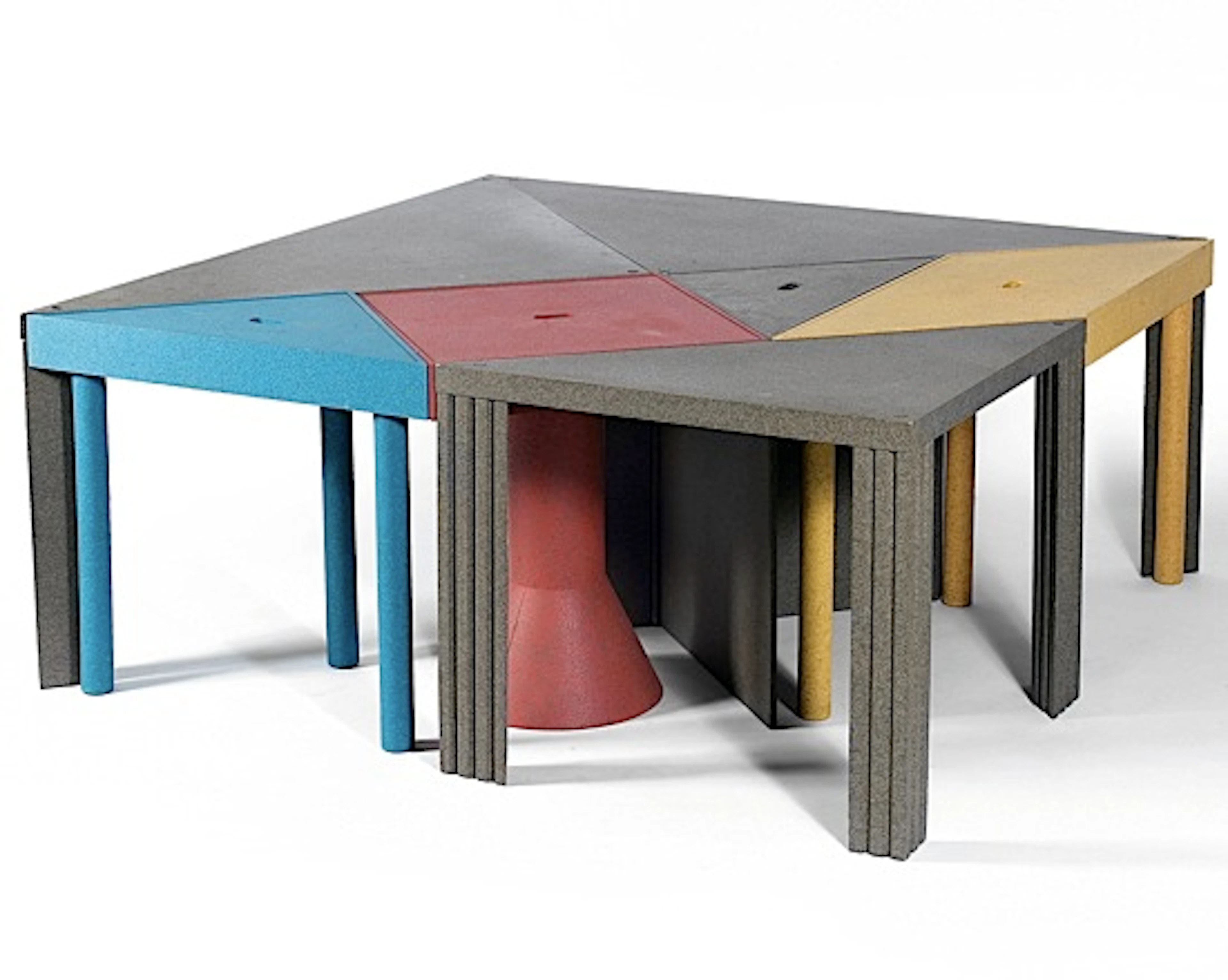 Massimo MOROZZI (Né en 1941) Table modèle Tangram - 1983 Ensemble