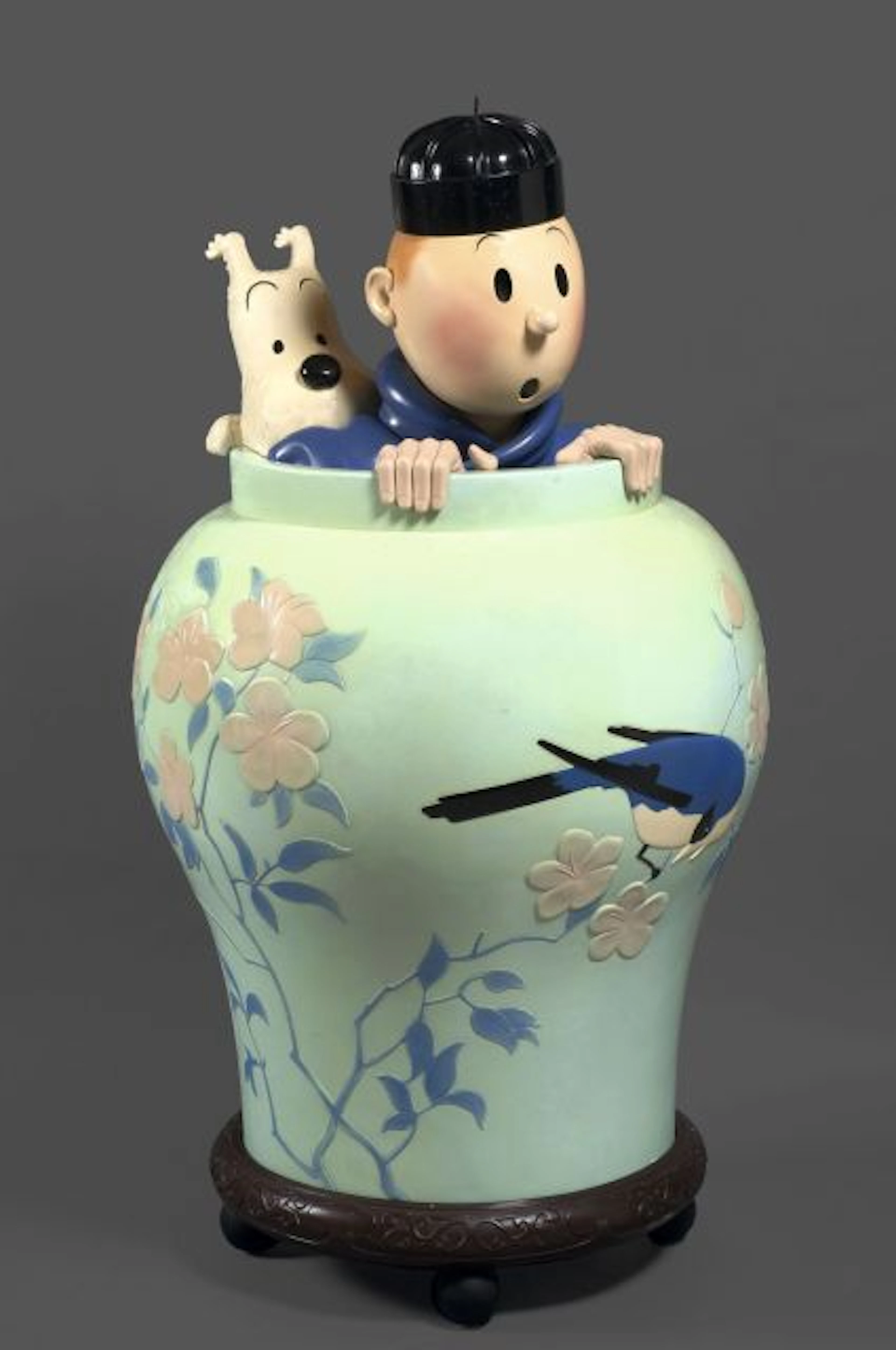 LE LOTUS BLEU TINTIN ET MILOU DANS LA JARRE