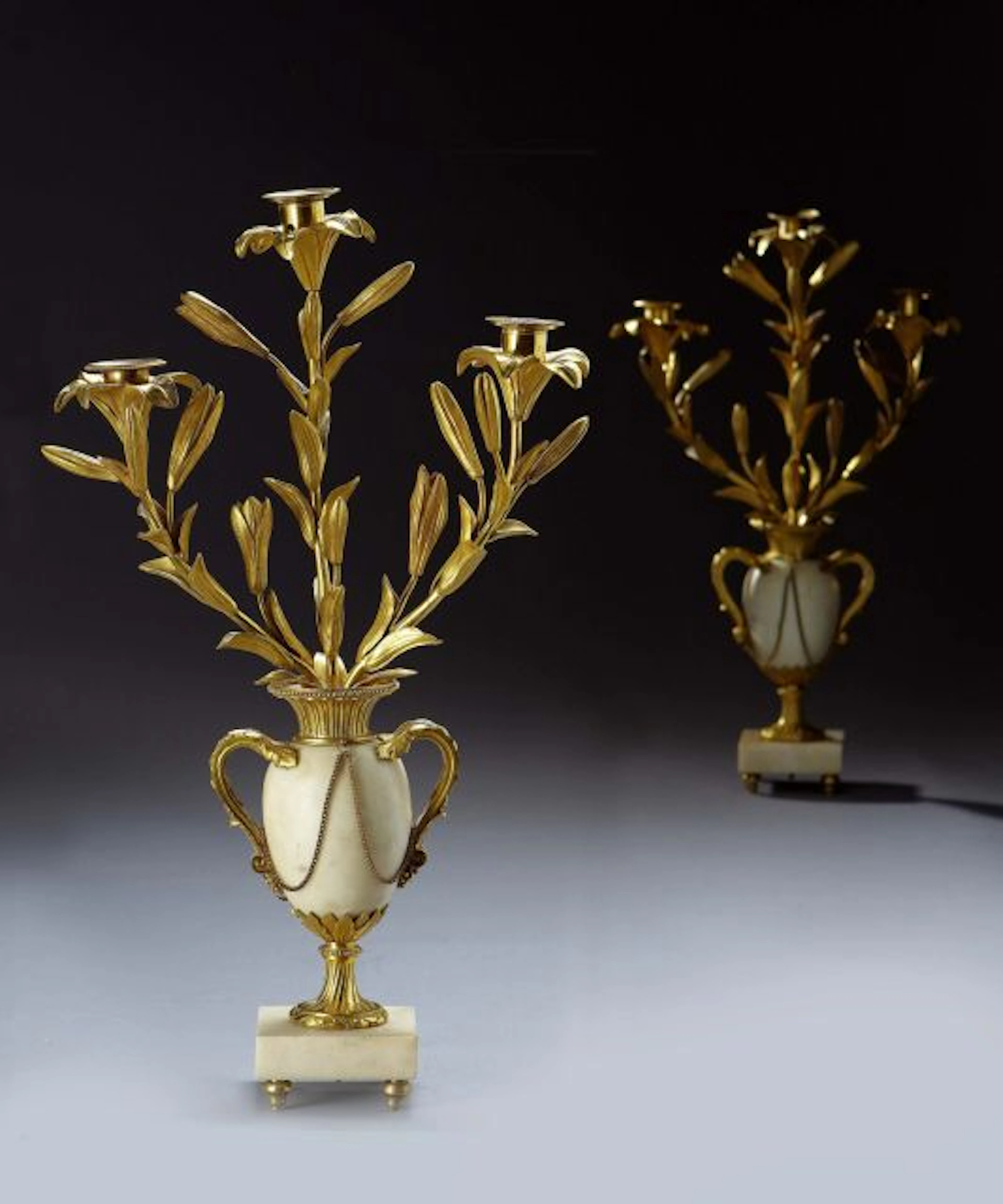 PAIRE DE CANDELABRES D'EPOQUE LOUIS XVI