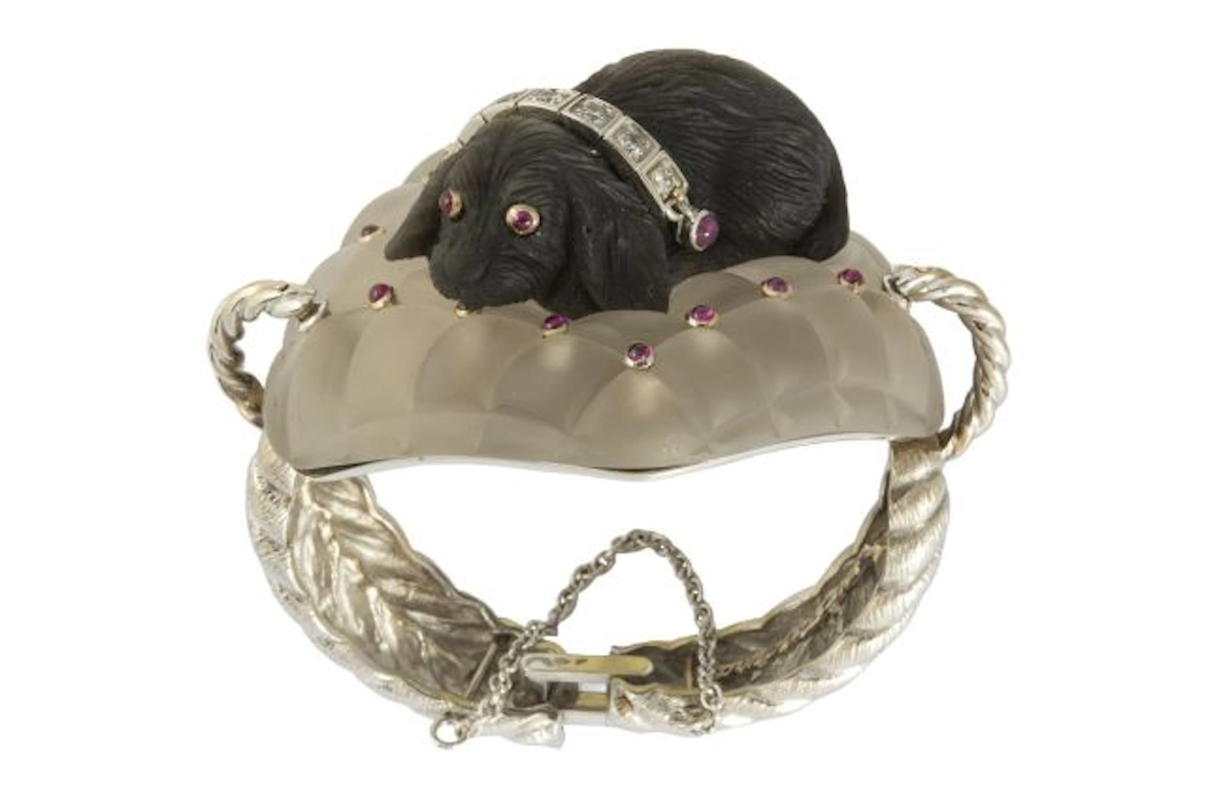 EVA SEGOURA Important bracelet en or gris orné d'un chiot sculpté en obsidienne
